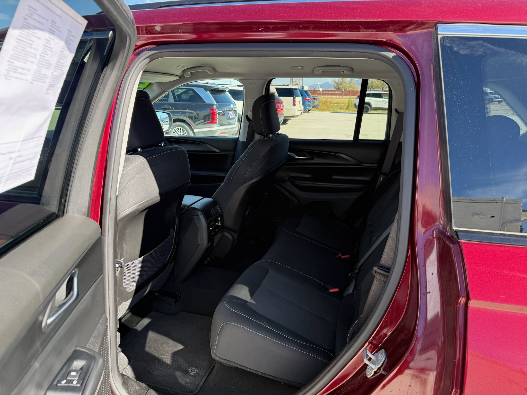 2023 Jeep Grand Cherokee Laredo - Photo 18