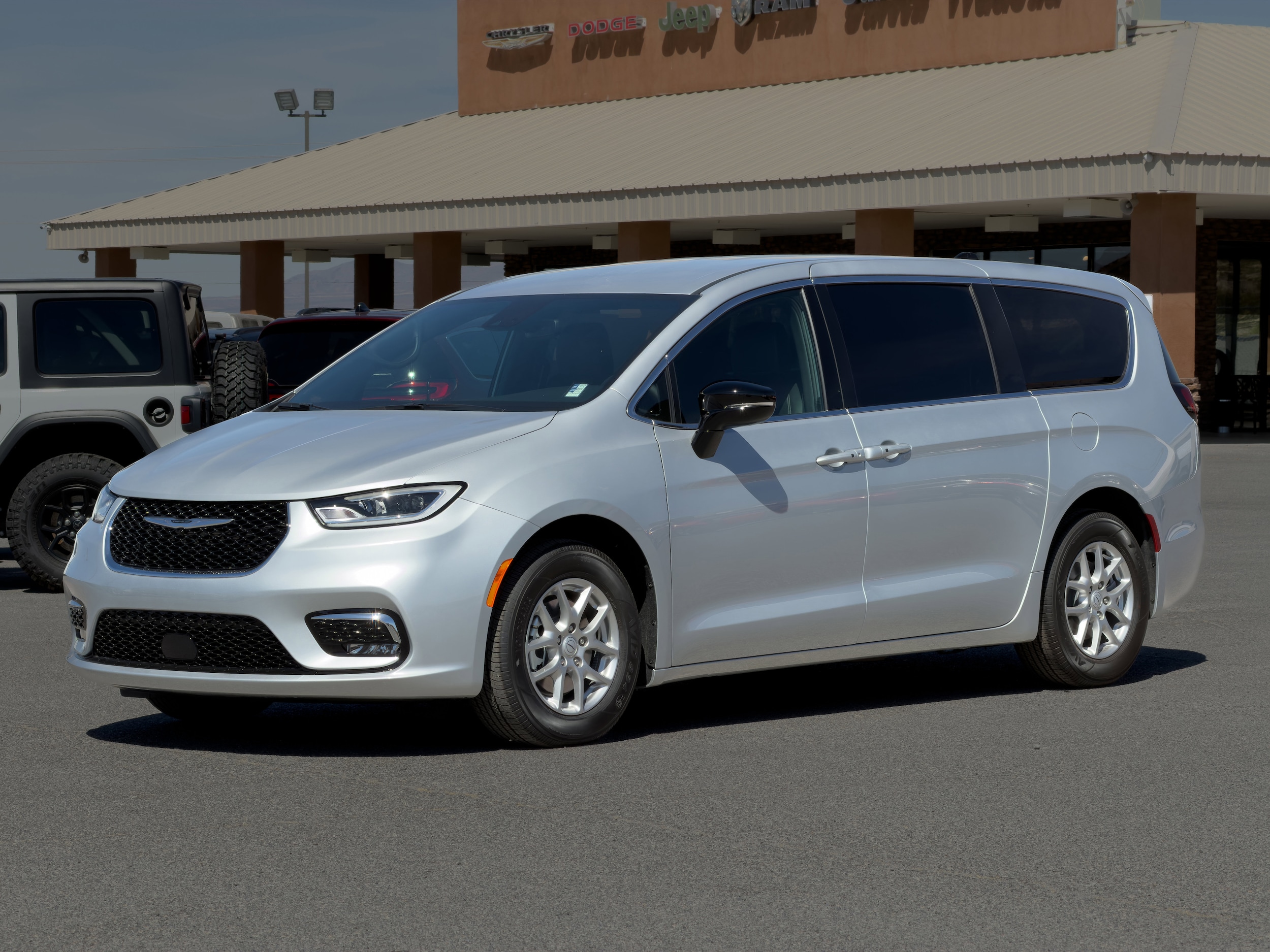 2026 Chrysler Pacifica Select