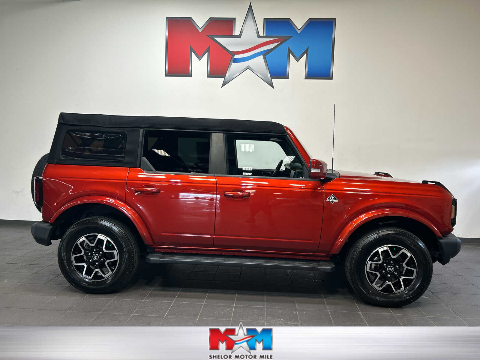 2023 Ford Bronco 4-Door Outer Banks