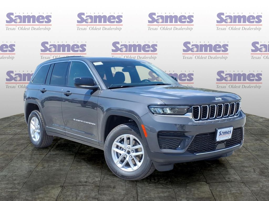 2026 Jeep Grand Cherokee Laredo