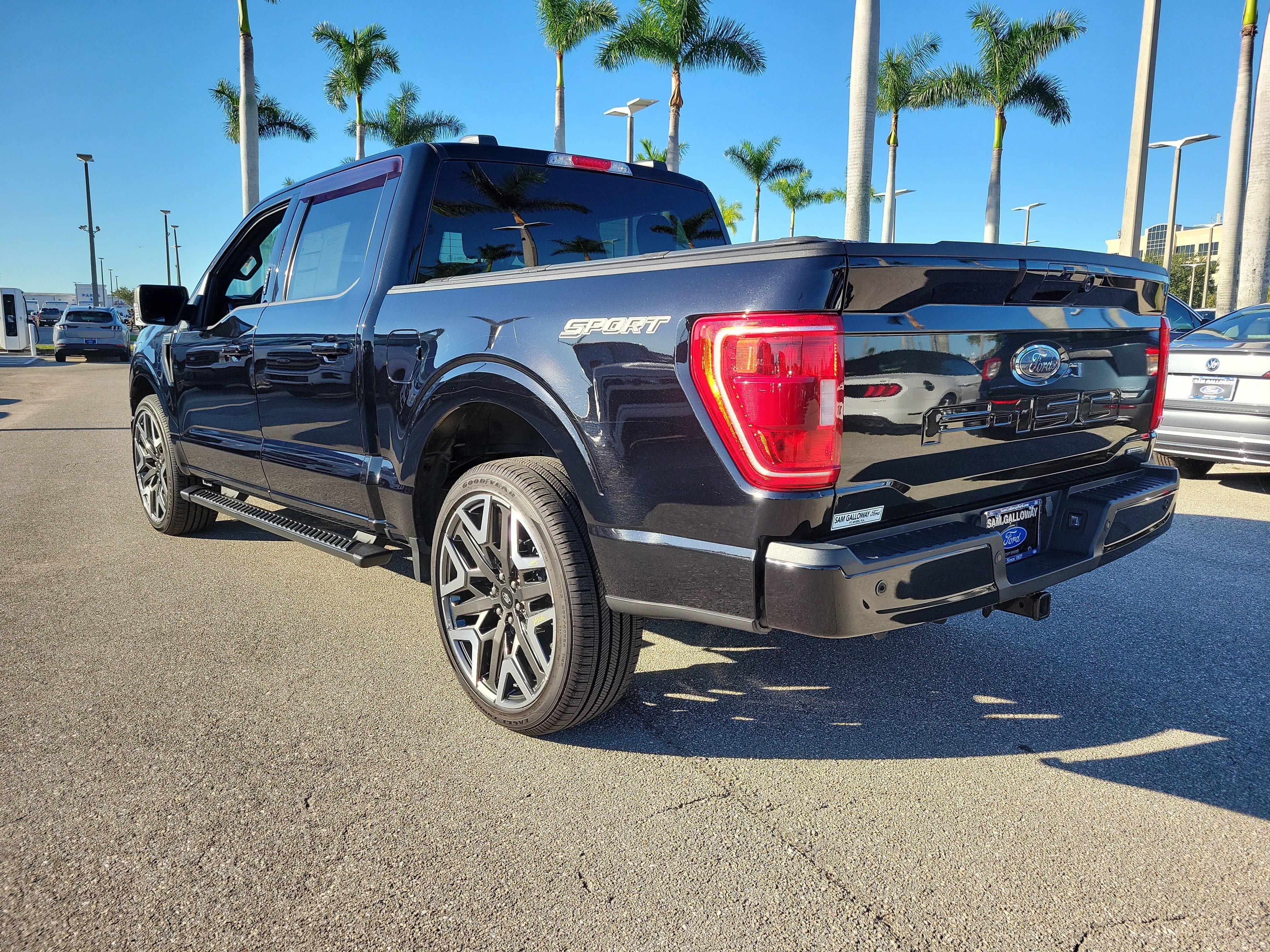 Certified 2022 Ford F-150 XLT CREW CAB TRUCK