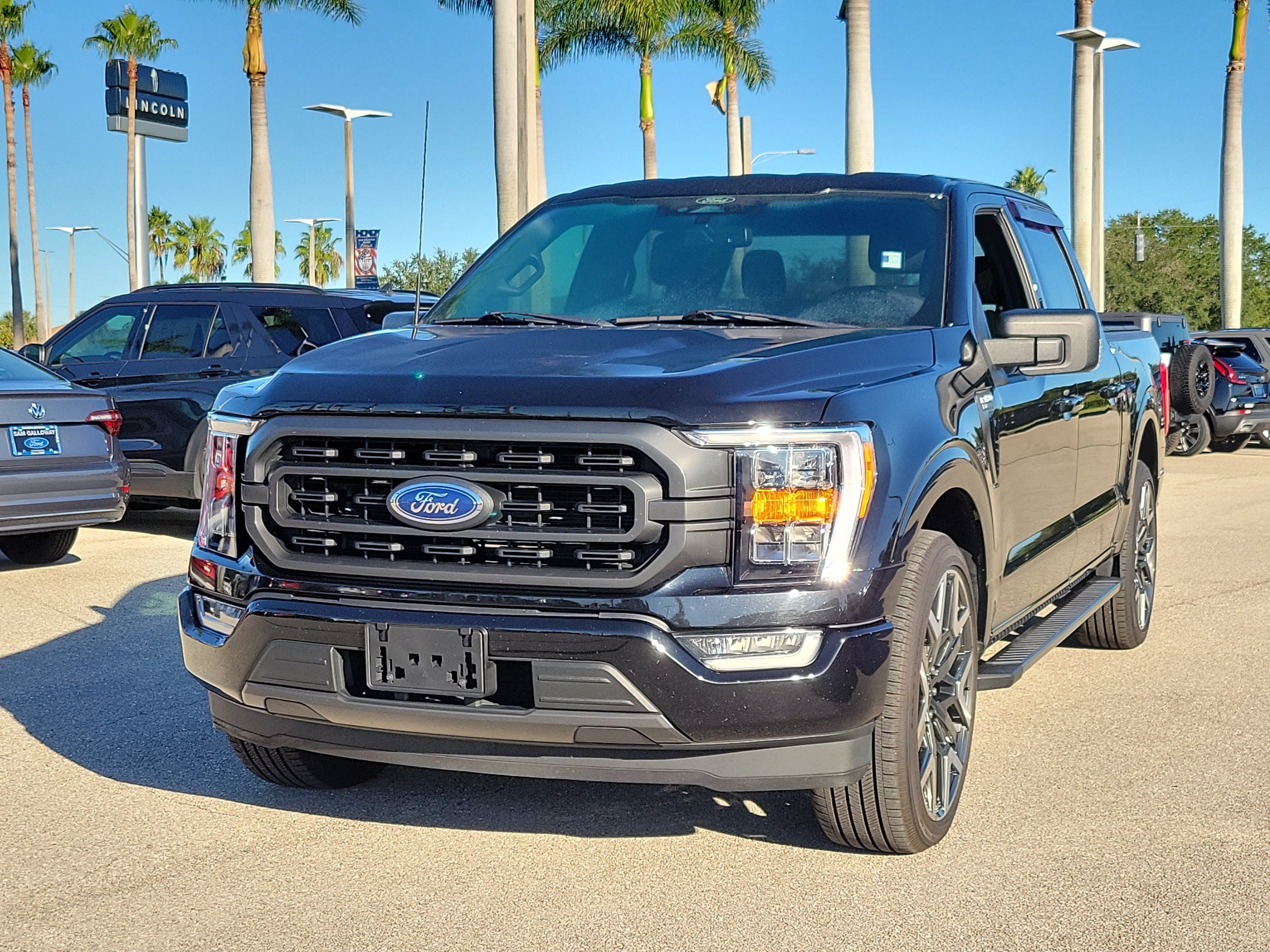 Certified 2022 Ford F-150 XLT CREW CAB TRUCK