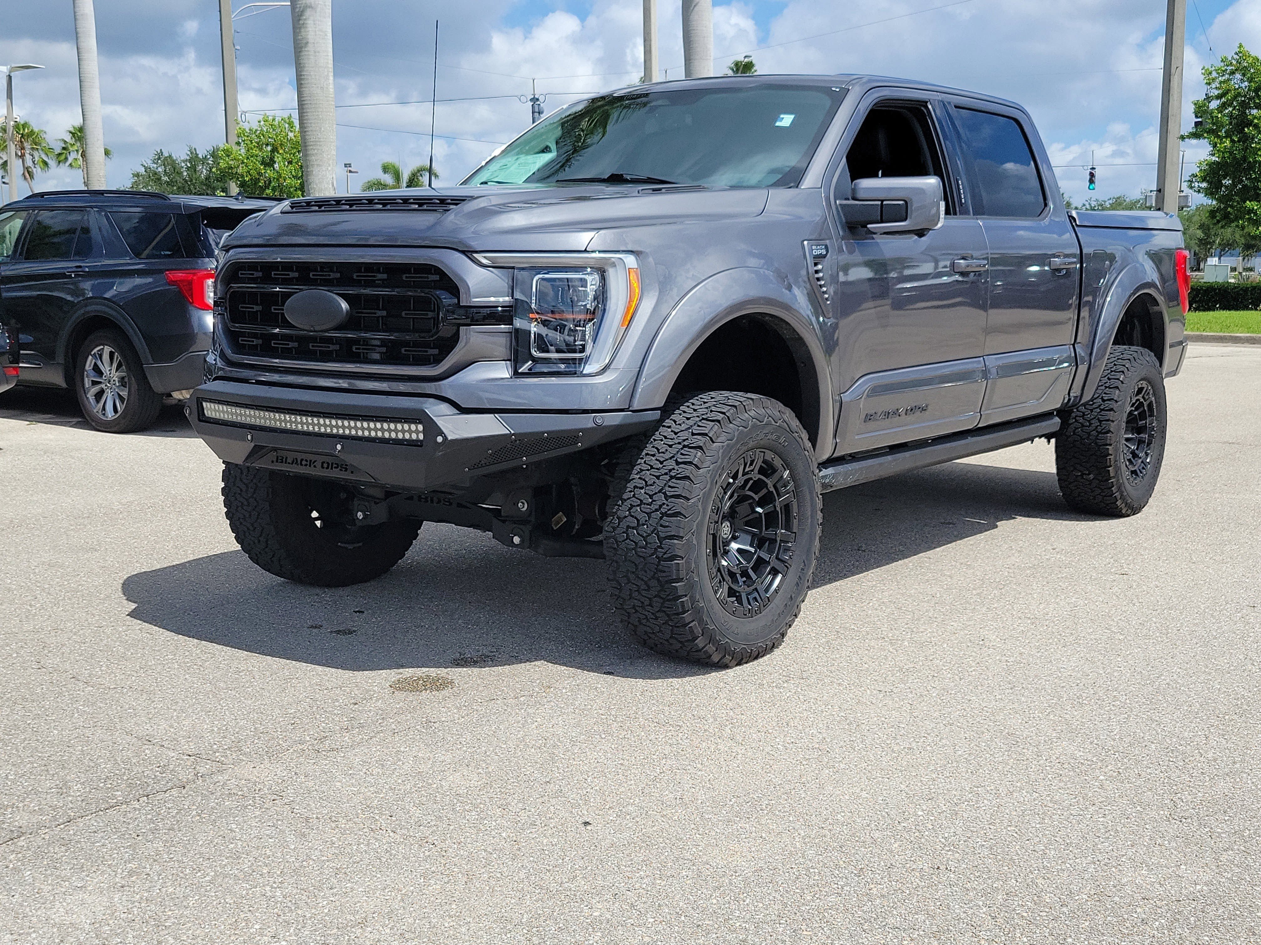 Used 2023 Ford F-150 Lariat Crew Cab Truck