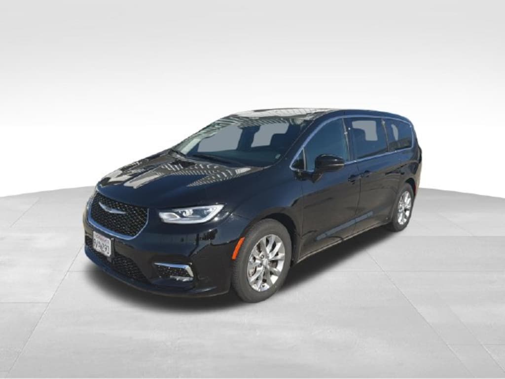 Certified 2026 Chrysler Pacifica Limited Minivan/Van