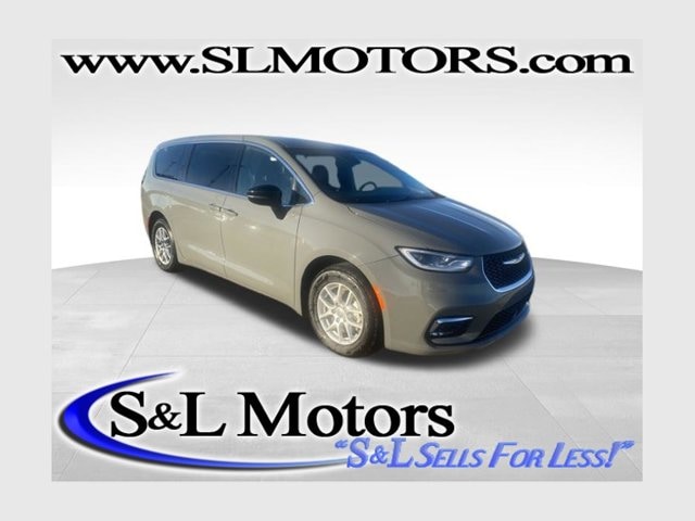 2025 Chrysler Pacifica Select