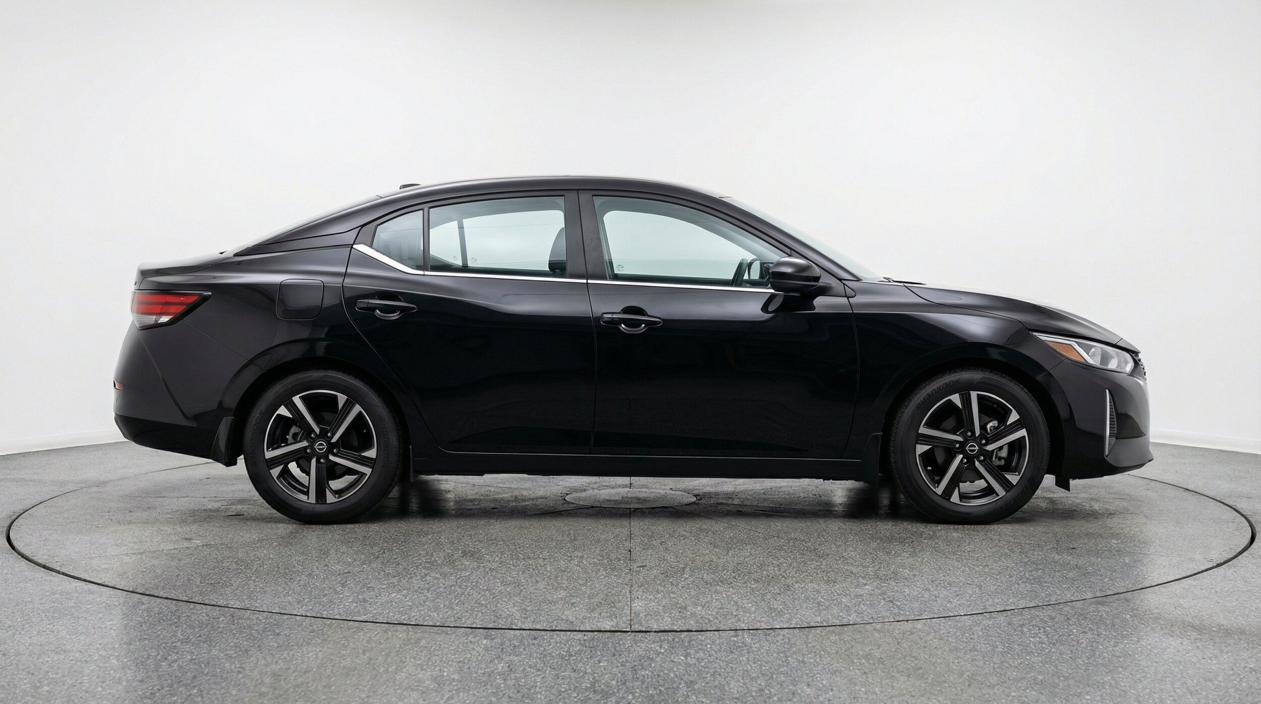 Thumbnail: 2025 Nissan Sentra - 10