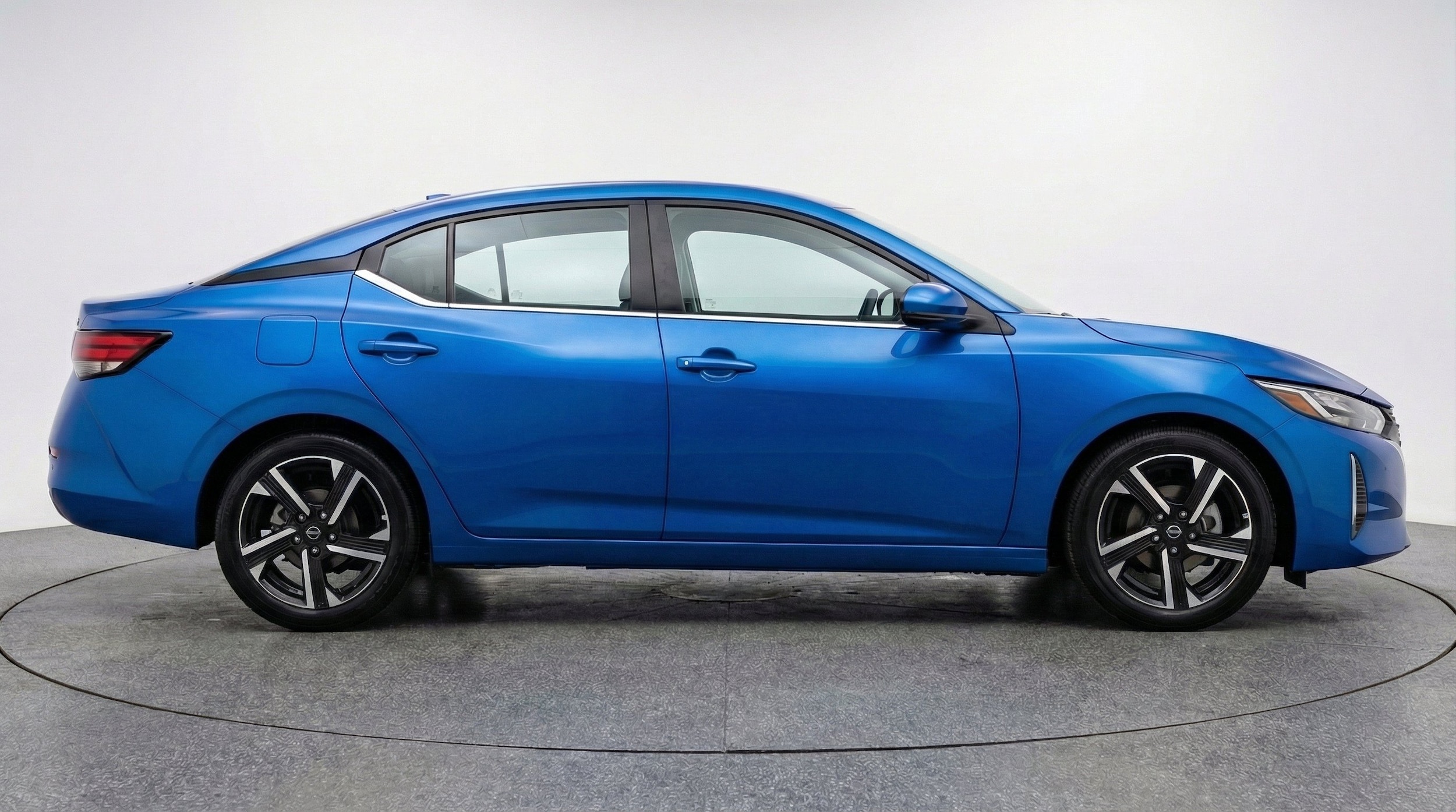 Thumbnail: 2025 Nissan Sentra - 10