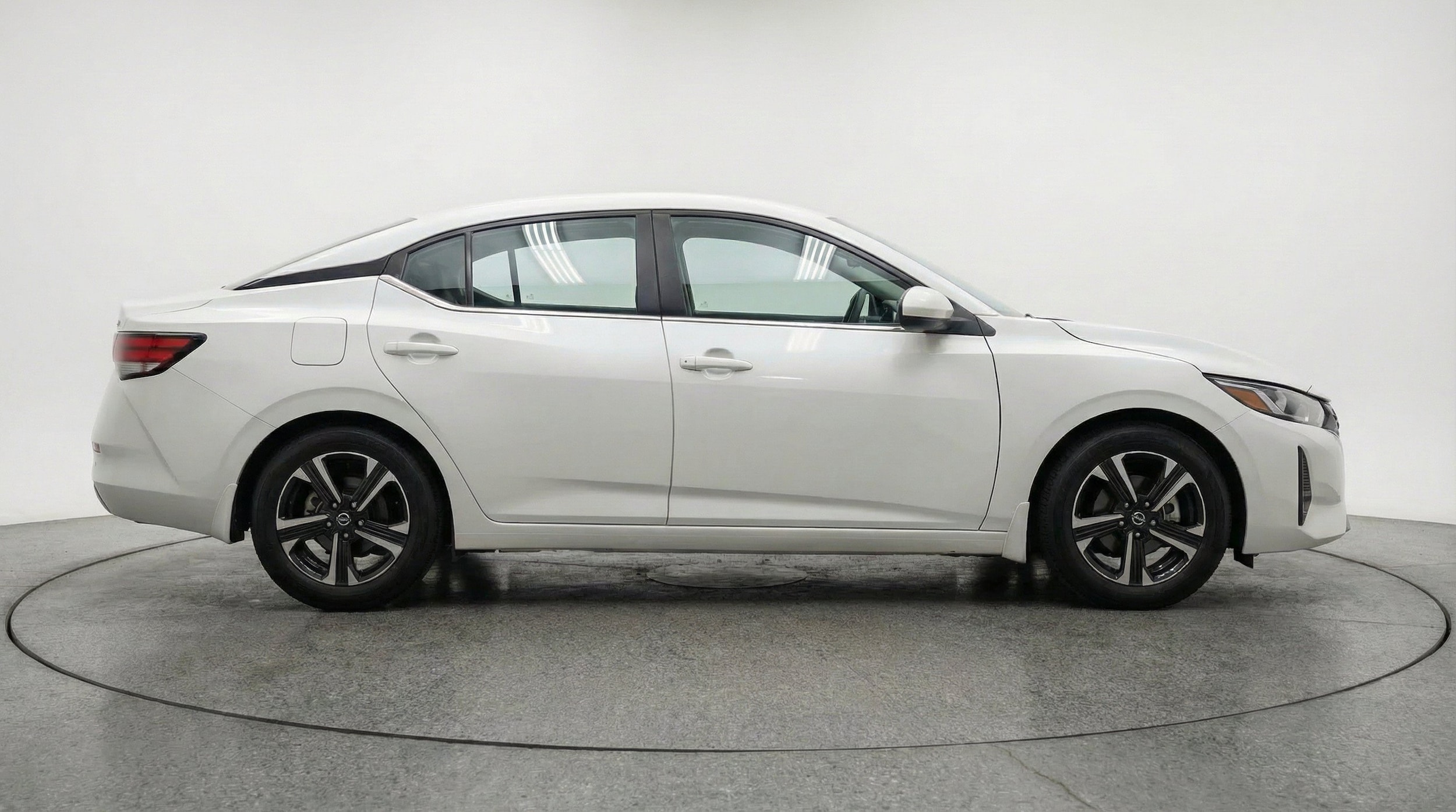 Thumbnail: 2025 Nissan Sentra - 10