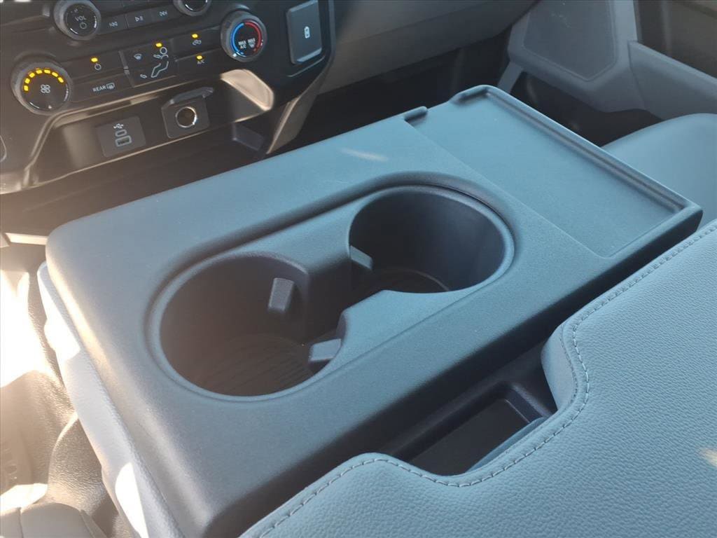 2025 Ford F-350 Super Duty Chassis Cab XL - Photo 19