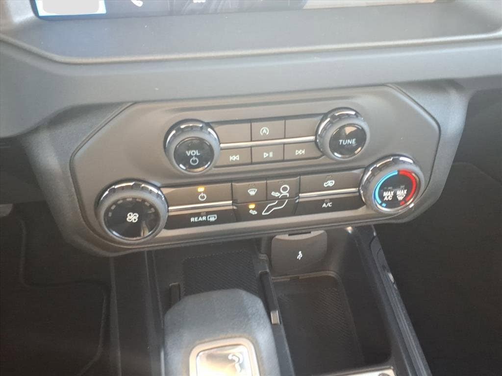 2025 Ford Bronco 4-Door Base - Photo 16