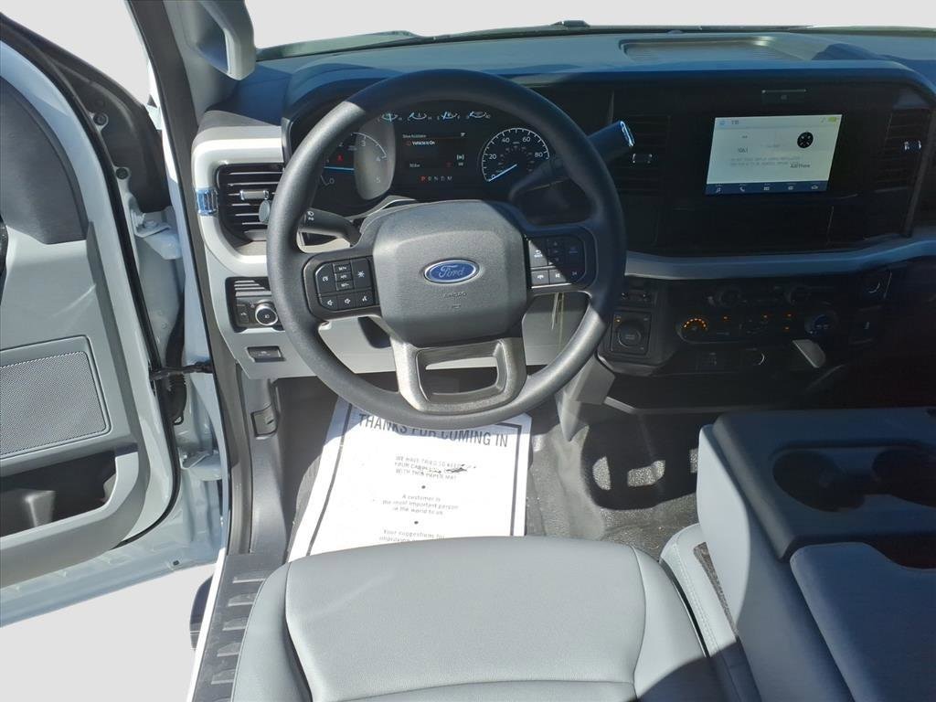 2025 Ford F-350 Super Duty Chassis Cab XL - Photo 14
