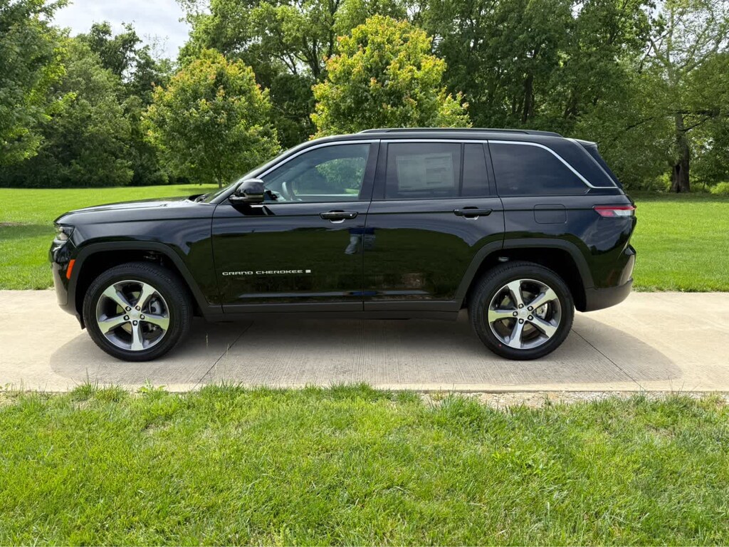 New 2026 Jeep Grand Cherokee LIMITED 4X4 Sport Utility