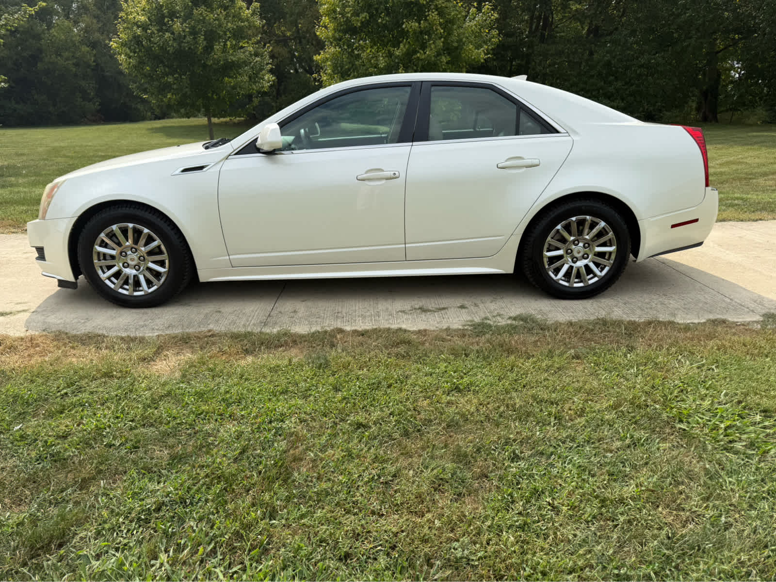 Used 2012 Cadillac CTS Sport Sedan Luxury Collection with VIN 1G6DG5E57C0132663 for sale in Shelbyville, IN