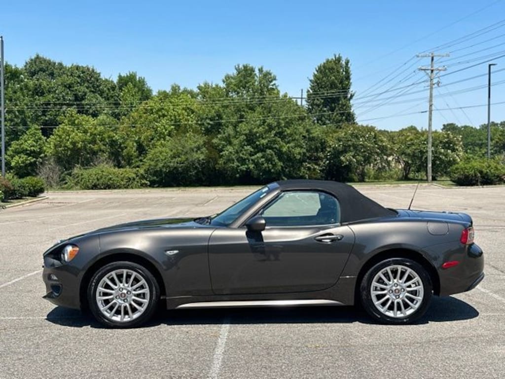 Used 2017 FIAT 124 Spider Classica Convertible