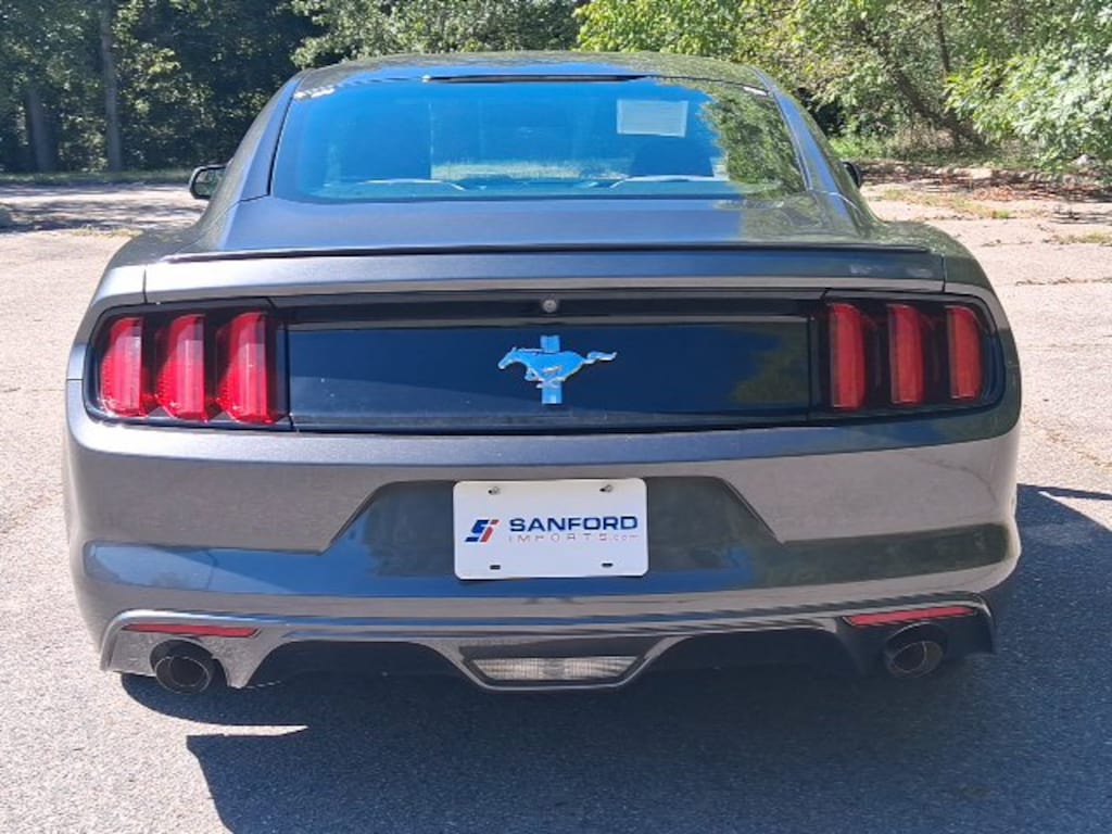 Used 2016 Ford Mustang V6 Coupe