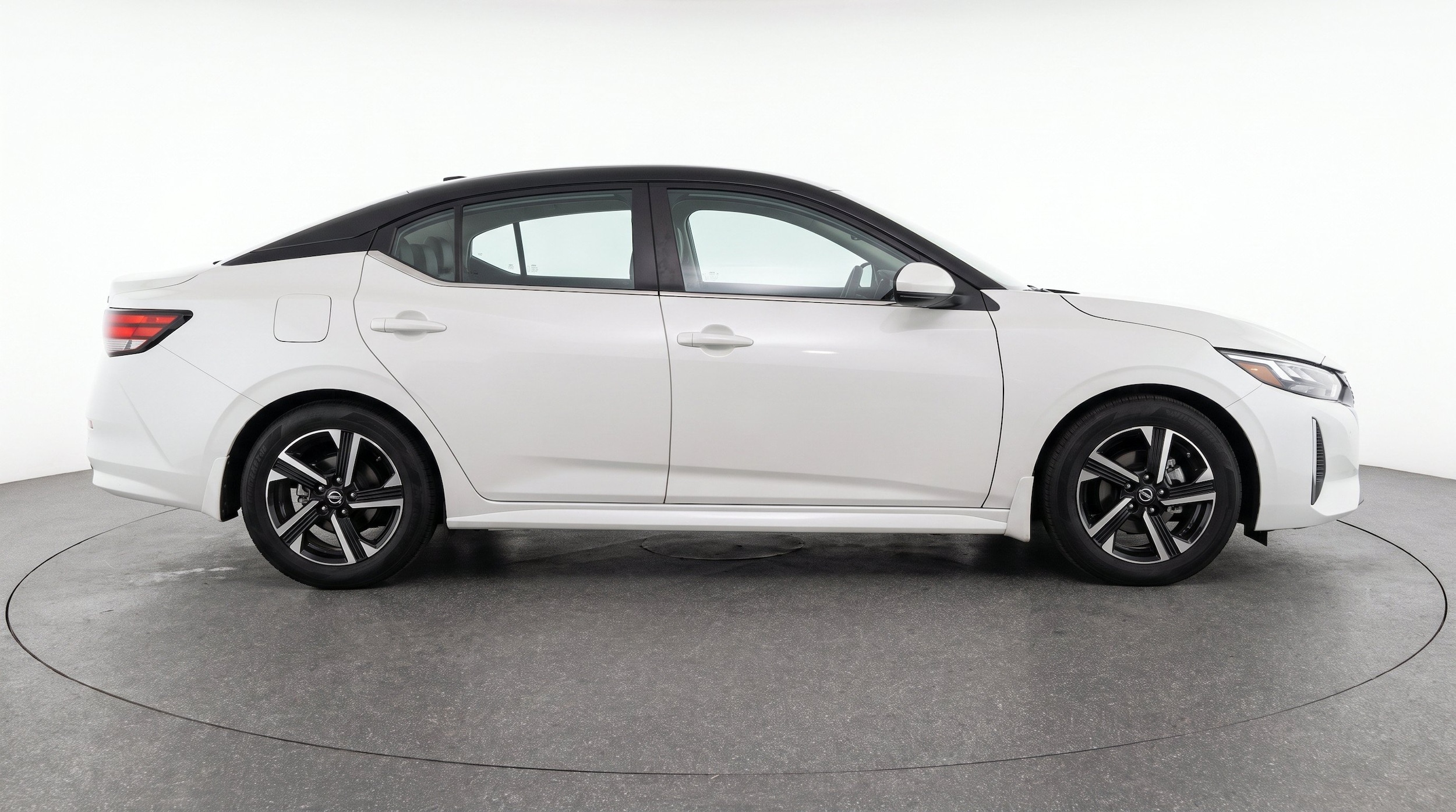 Thumbnail: 2025 Nissan Sentra - 10