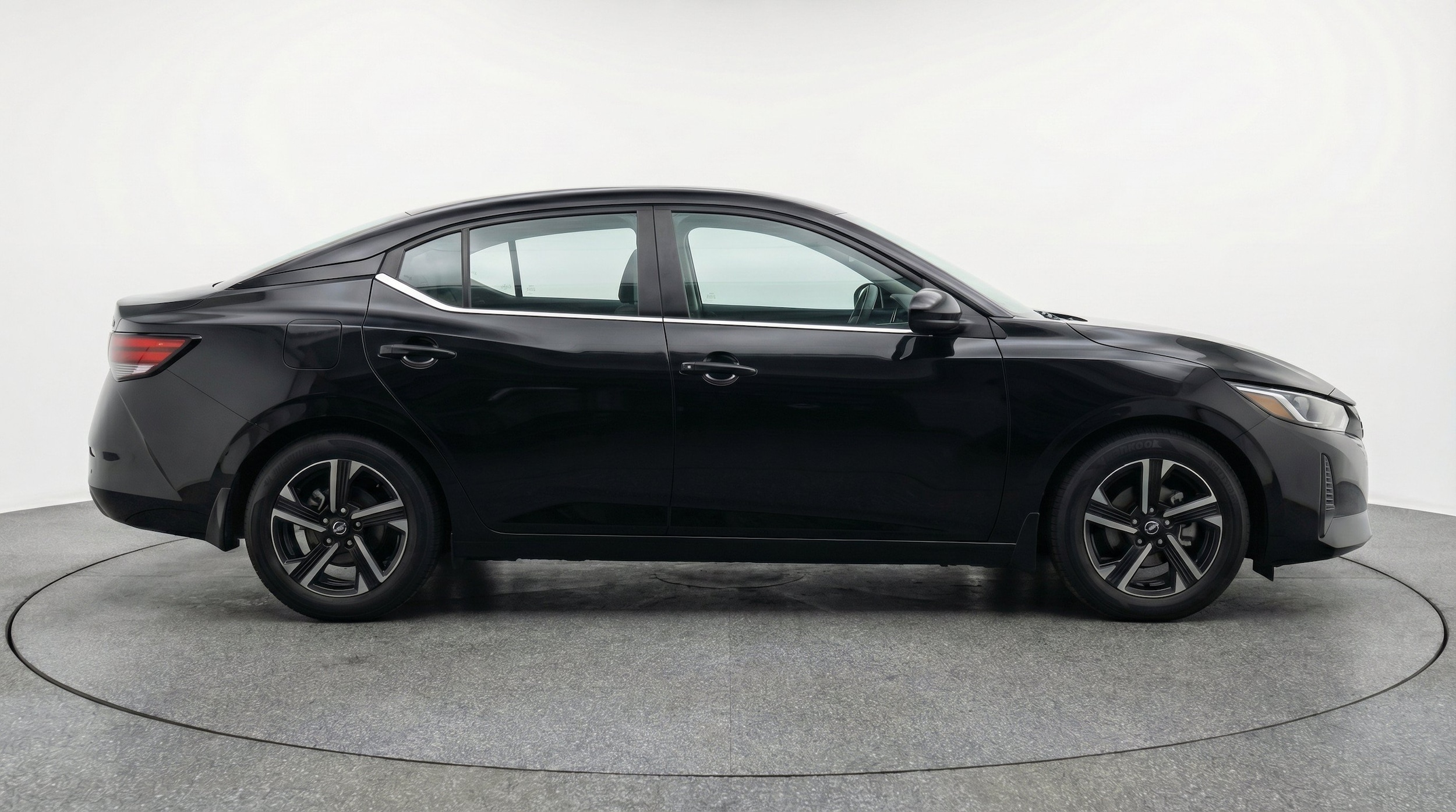 Thumbnail: 2025 Nissan Sentra - 10