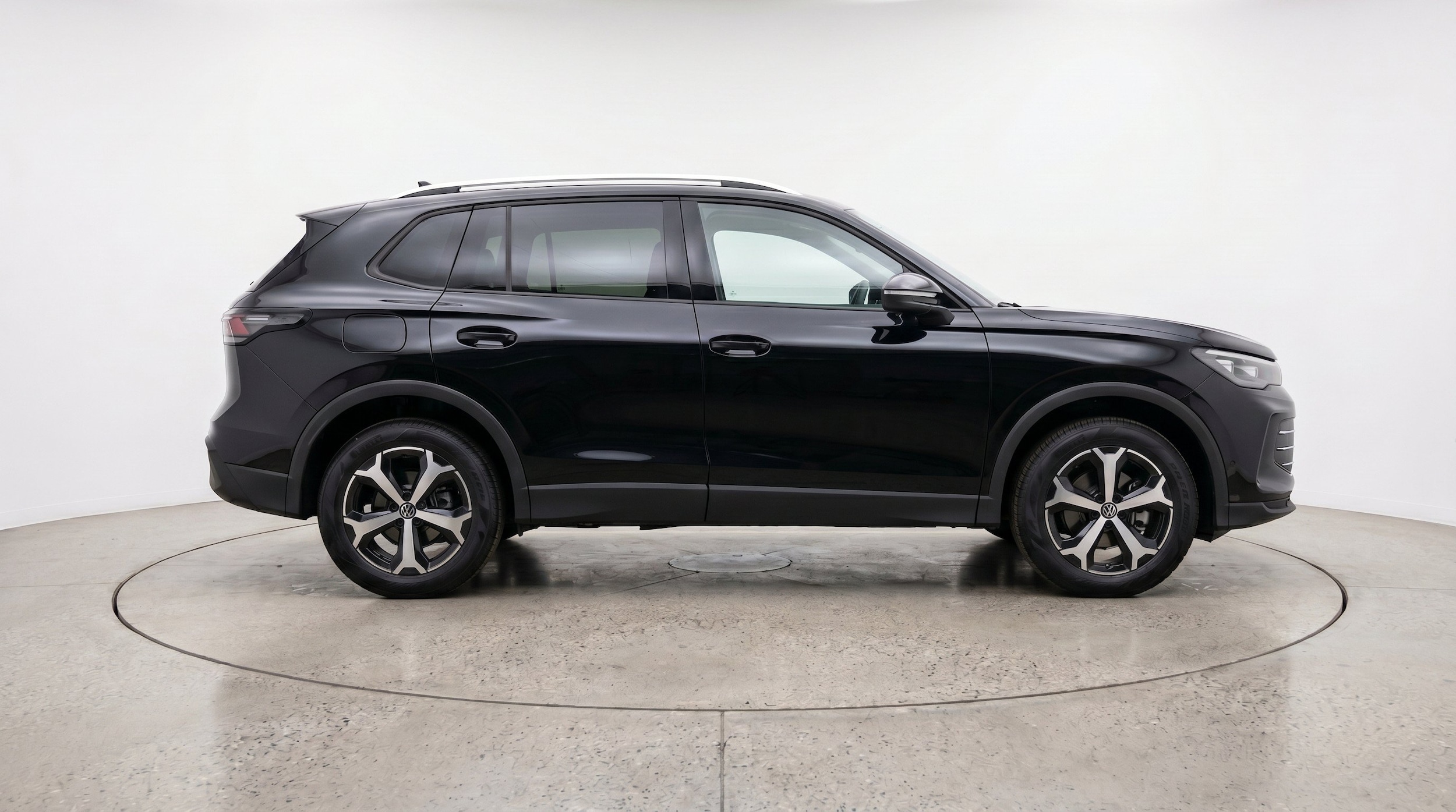 Thumbnail: 2026 Volkswagen Tiguan - 10