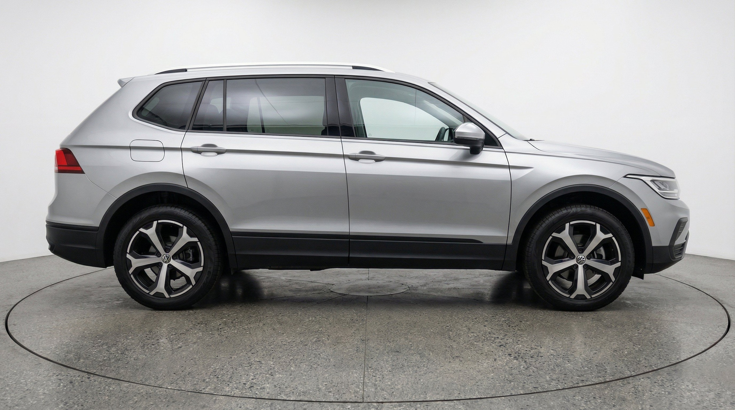 Thumbnail: 2026 Volkswagen Tiguan - 10