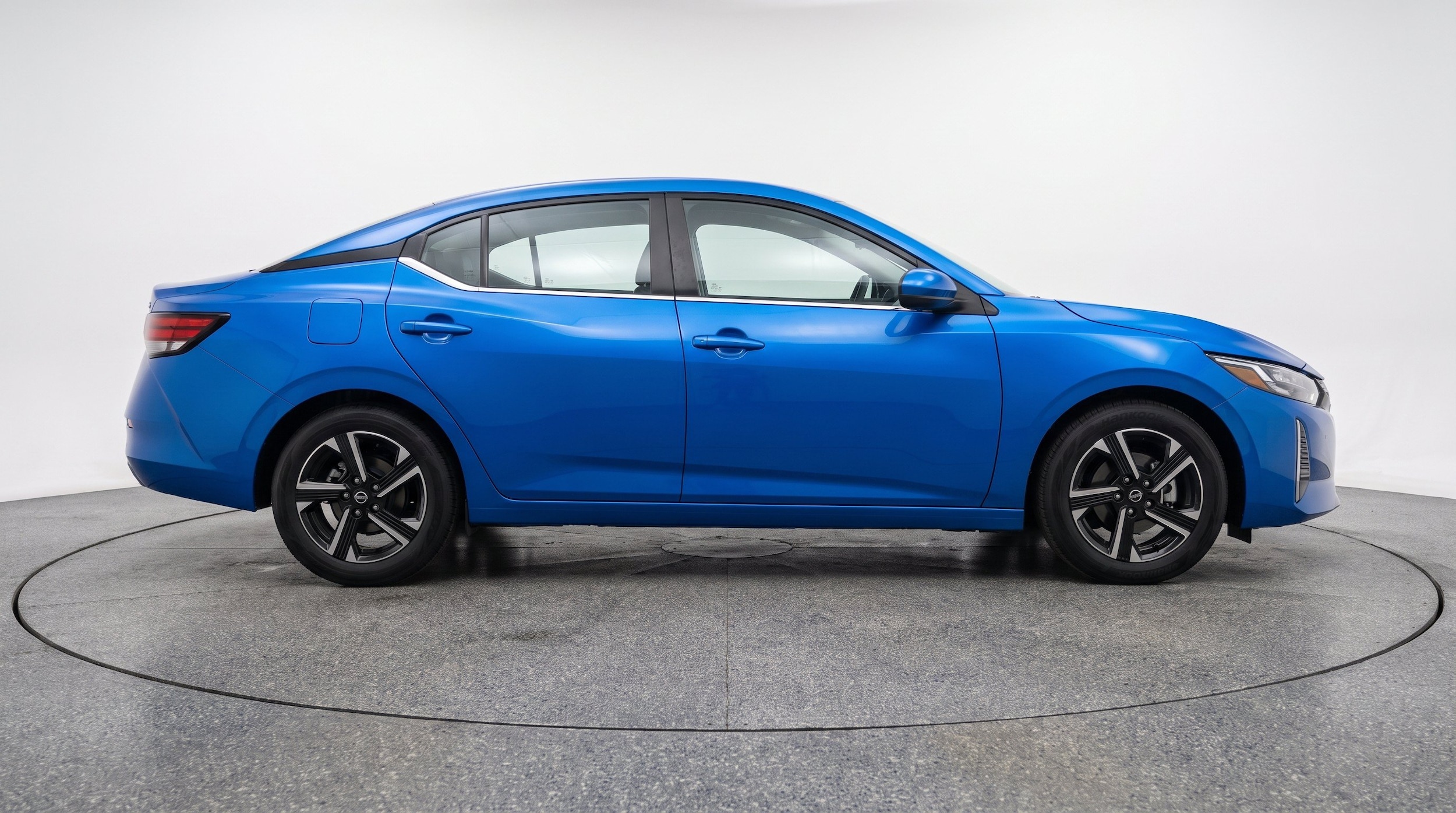 Thumbnail: 2025 Nissan Sentra - 10