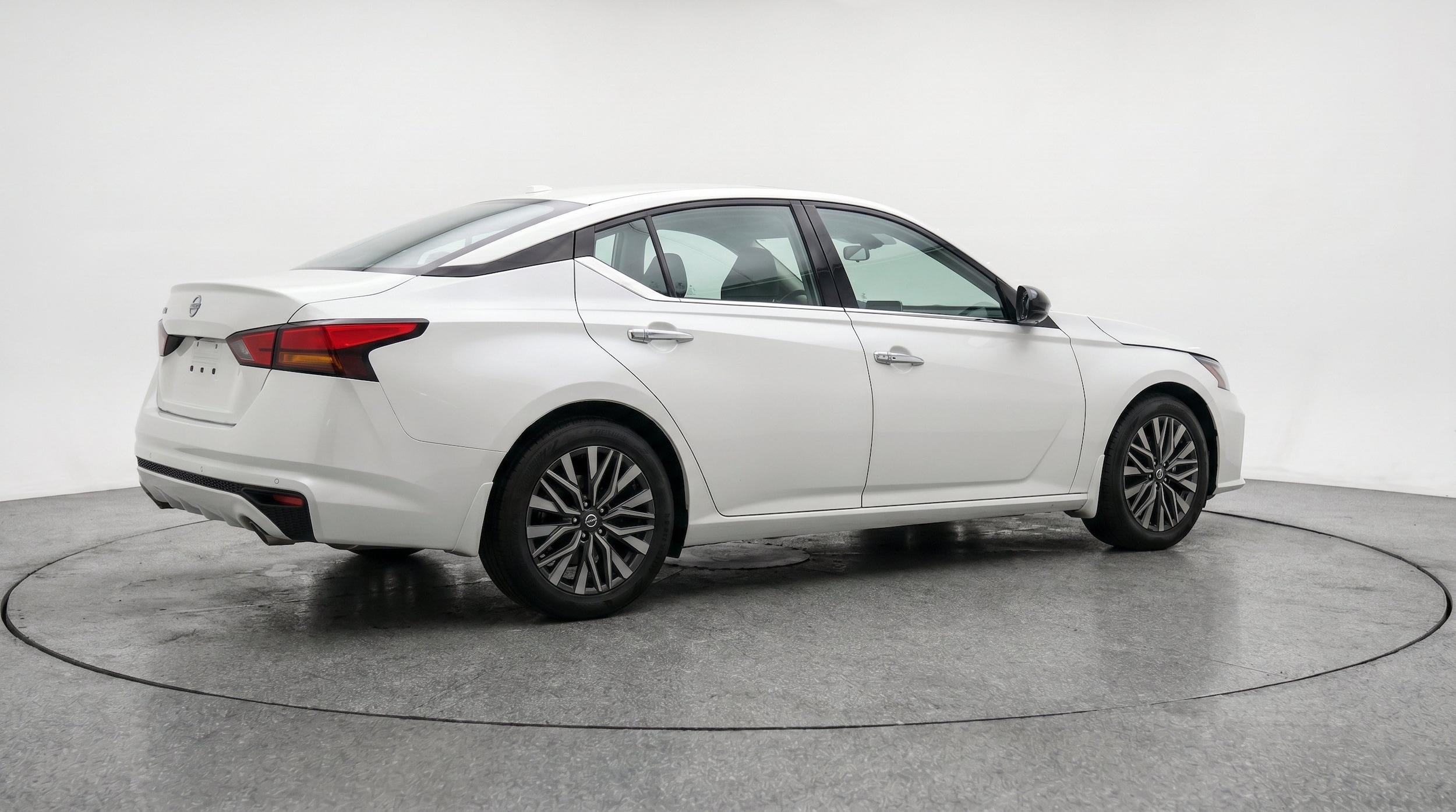 Thumbnail: 2025 Nissan Altima - 9