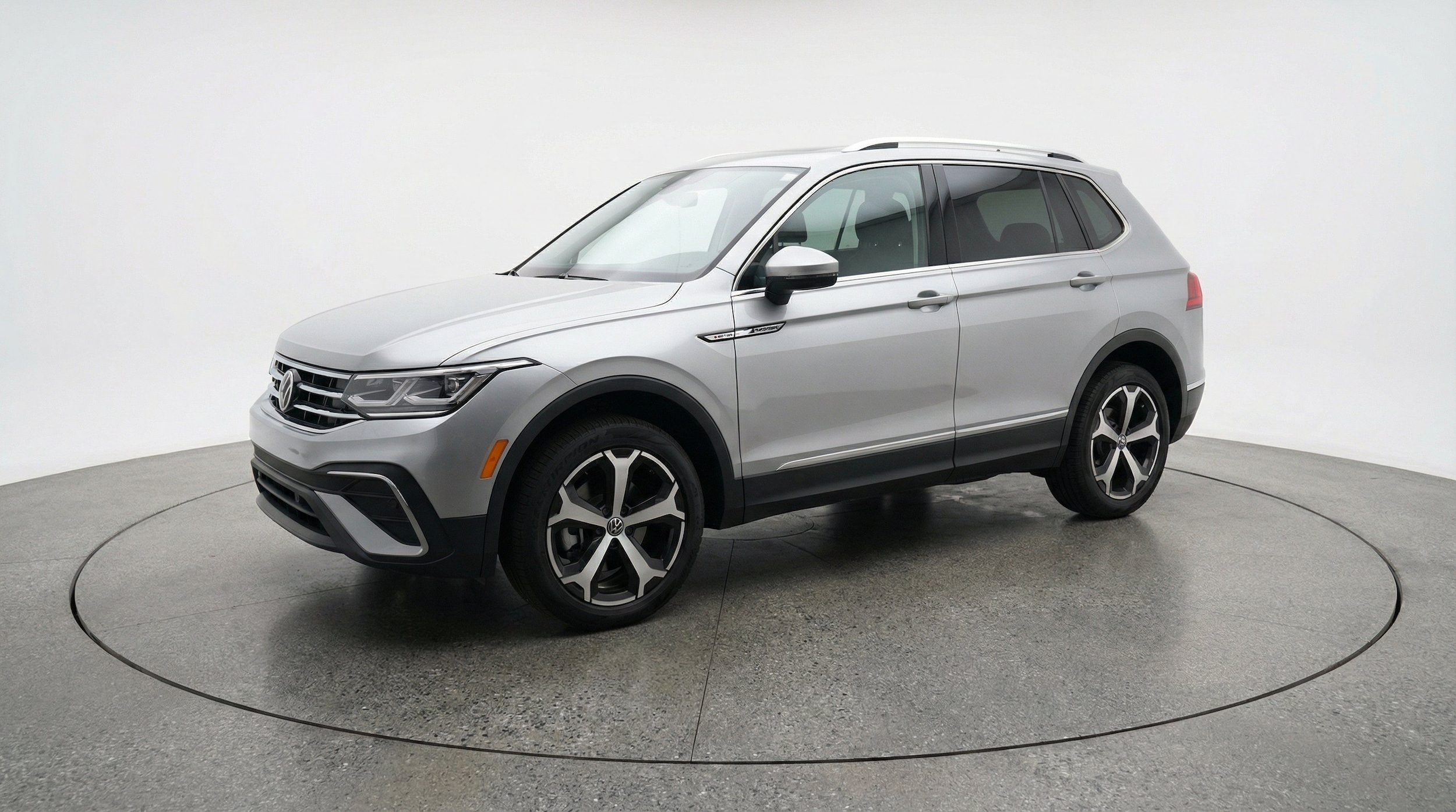 Thumbnail: 2026 Volkswagen Tiguan - 3