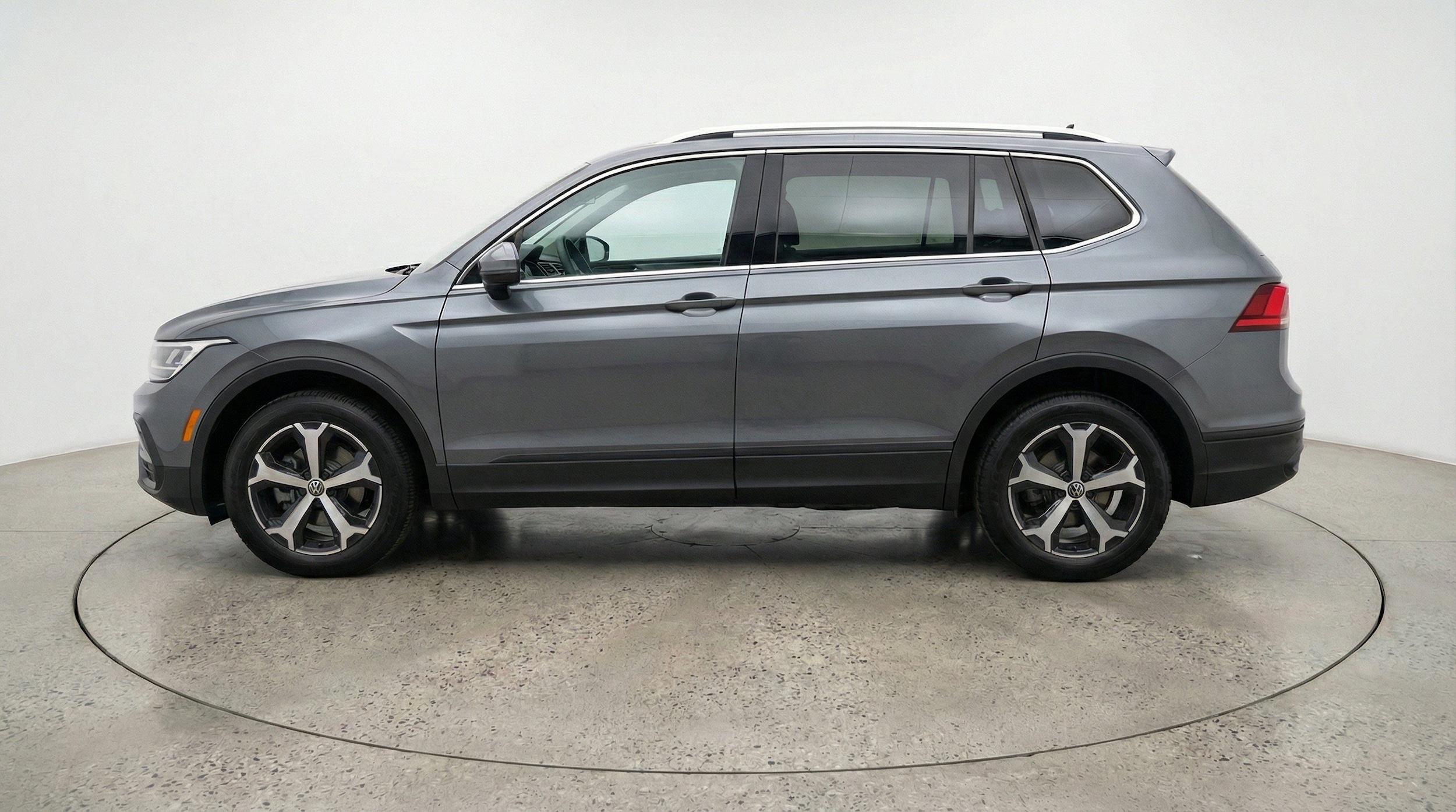 Thumbnail: 2026 Volkswagen Tiguan - 5