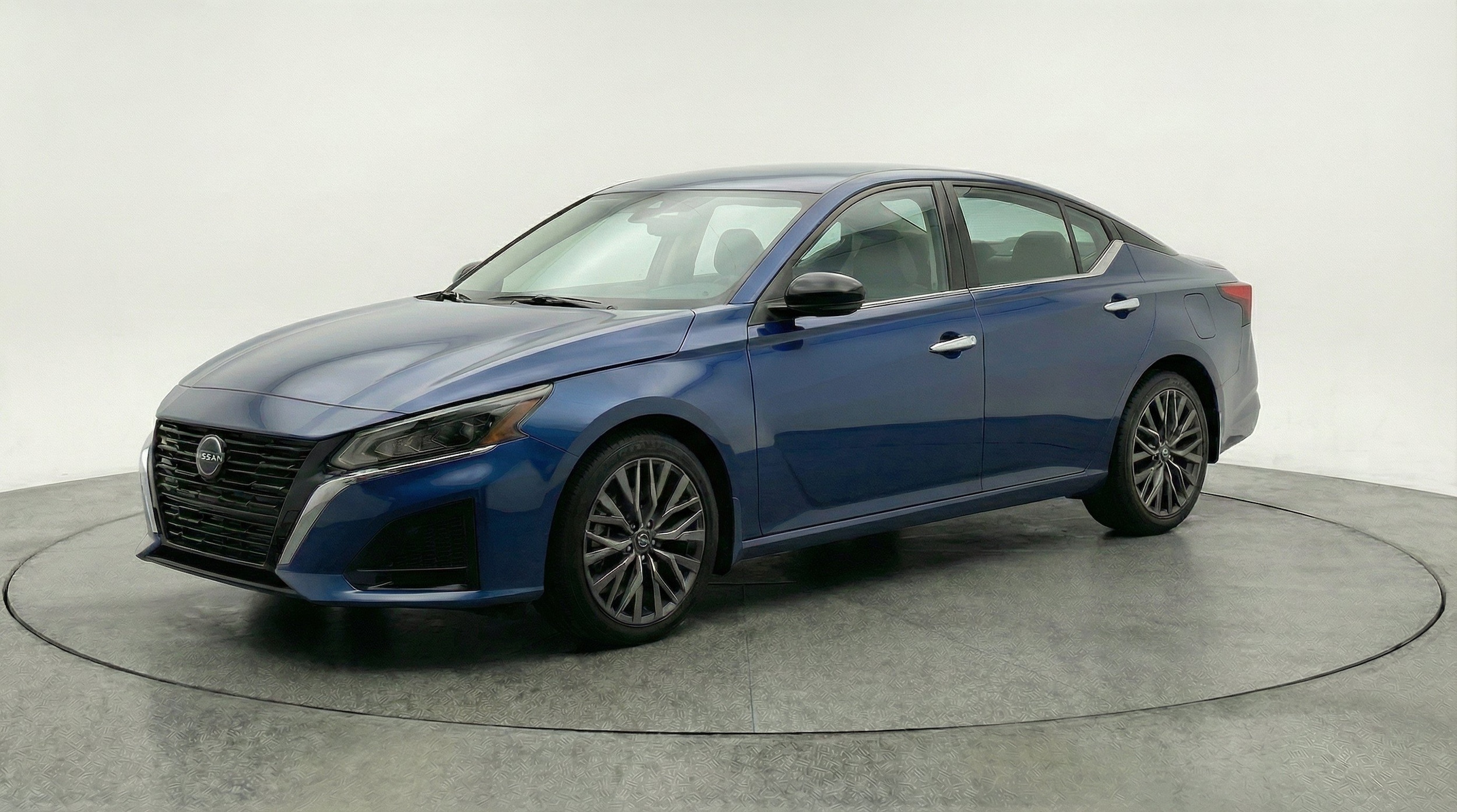 Thumbnail: 2025 Nissan Altima - 3