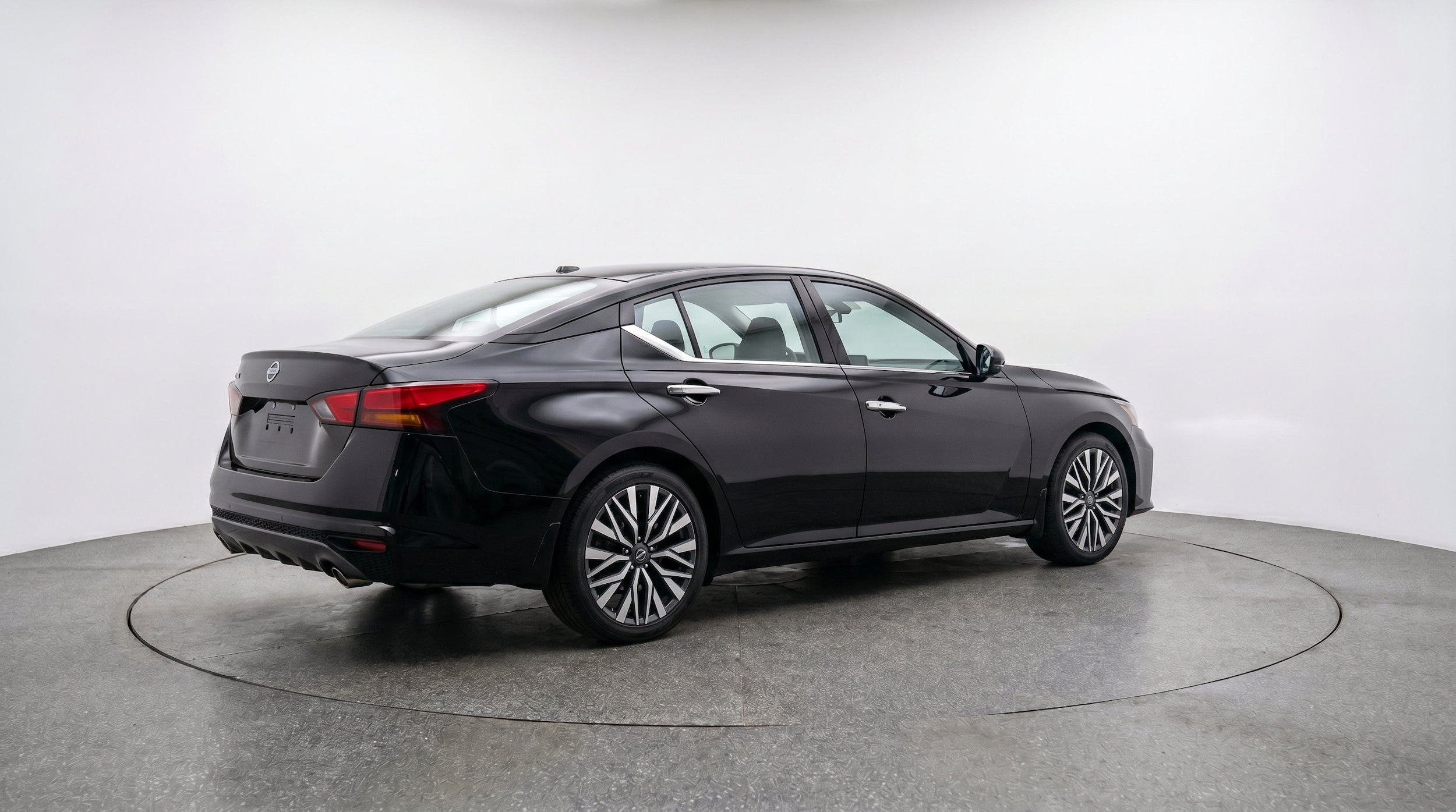 Thumbnail: 2025 Nissan Altima - 9