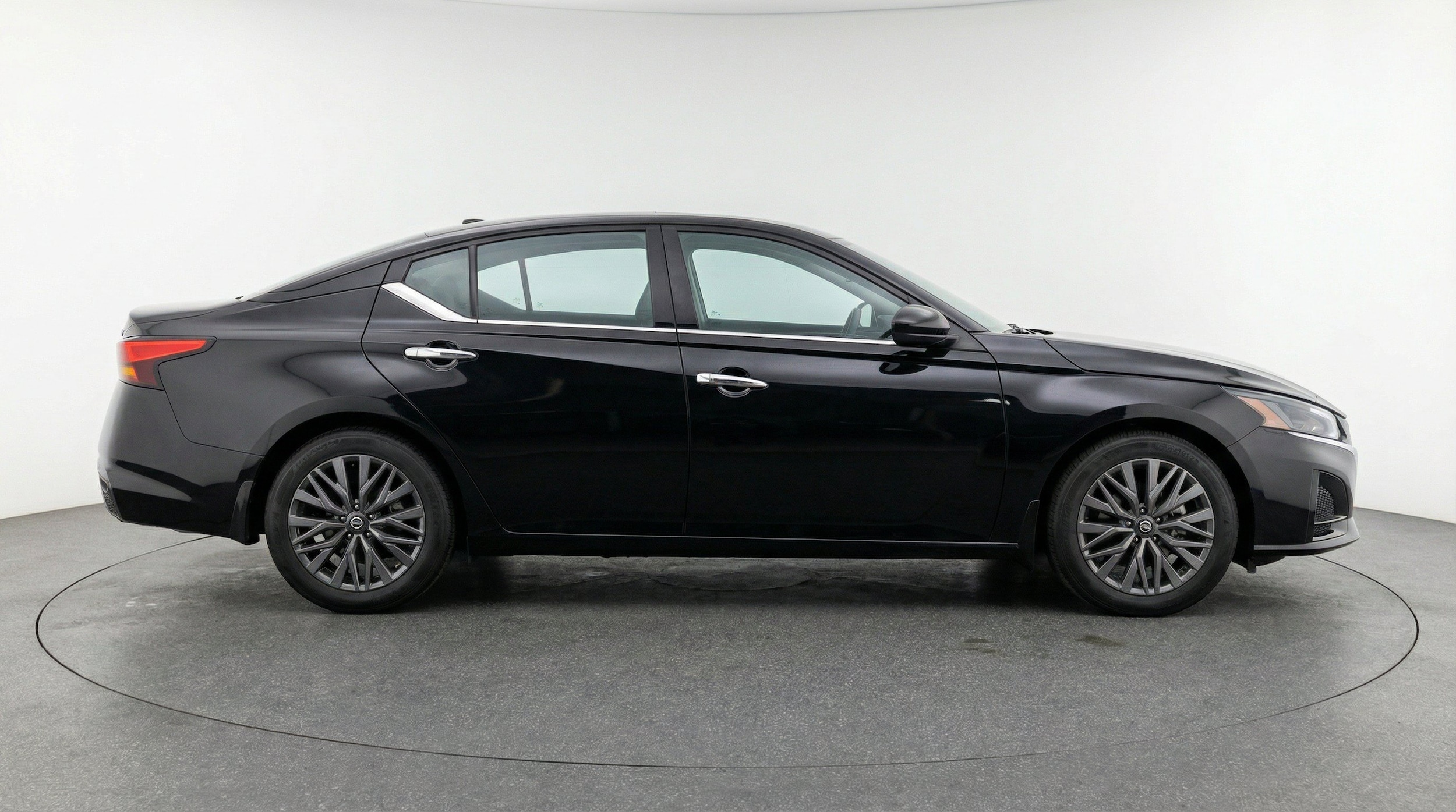 Thumbnail: 2025 Nissan Altima - 10