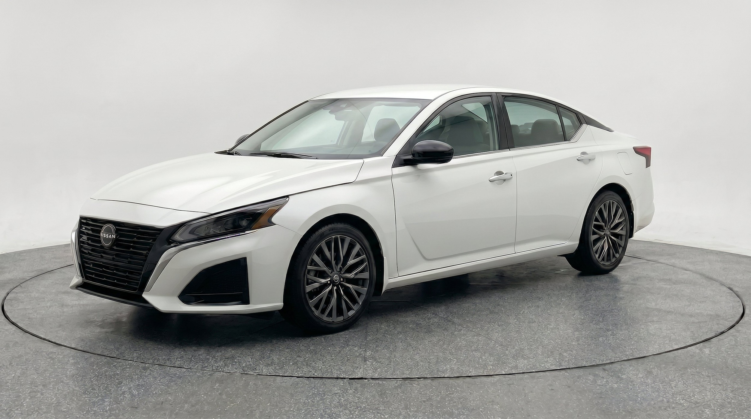 Thumbnail: 2025 Nissan Altima - 3