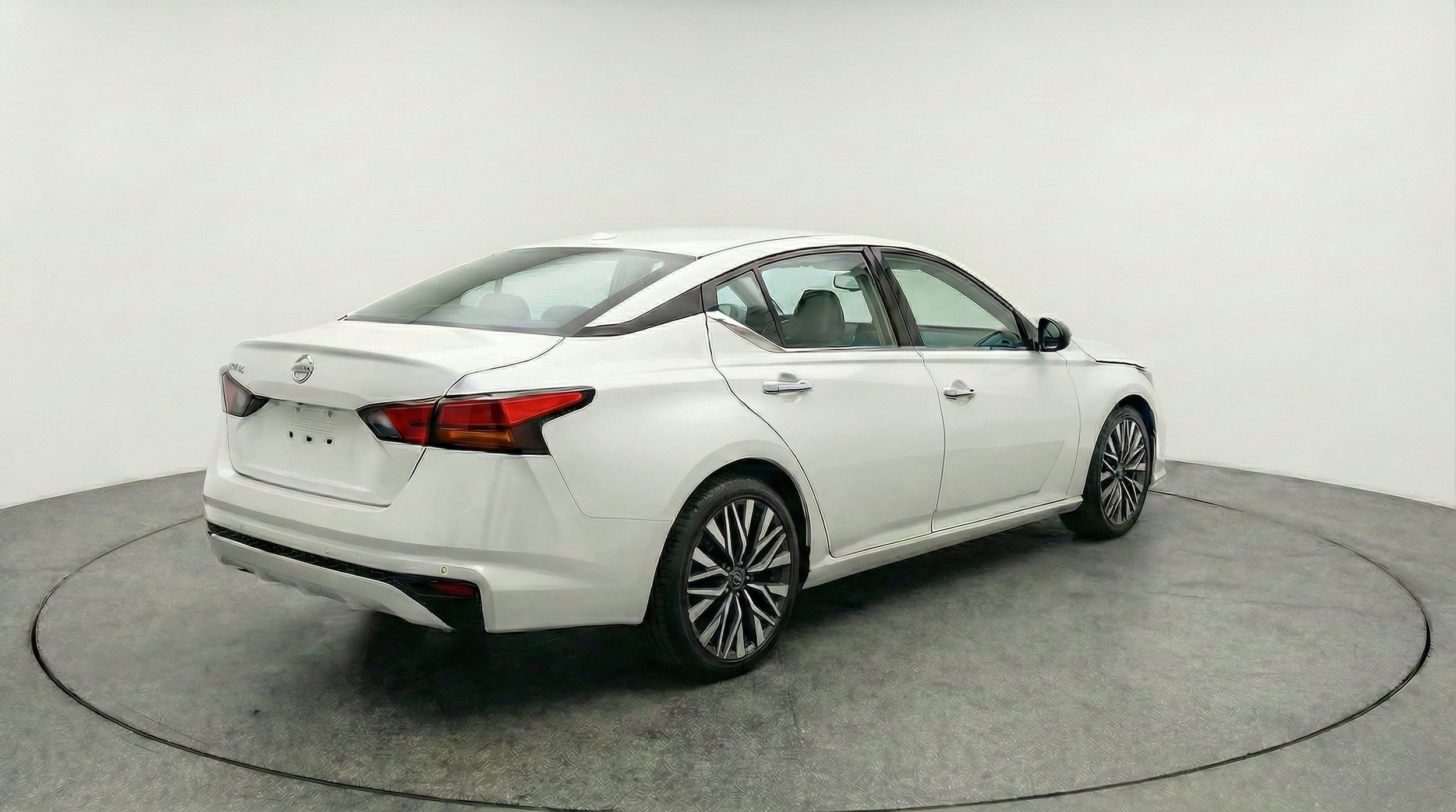 Thumbnail: 2025 Nissan Altima - 9