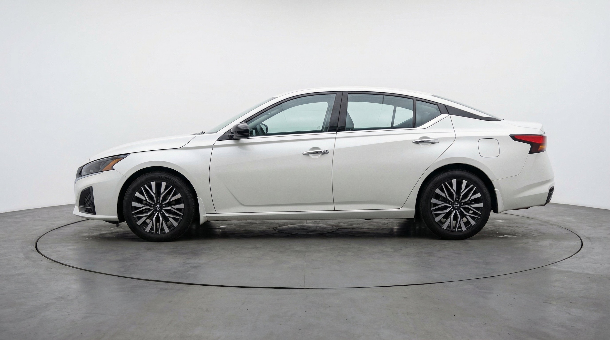 Thumbnail: 2025 Nissan Altima - 5