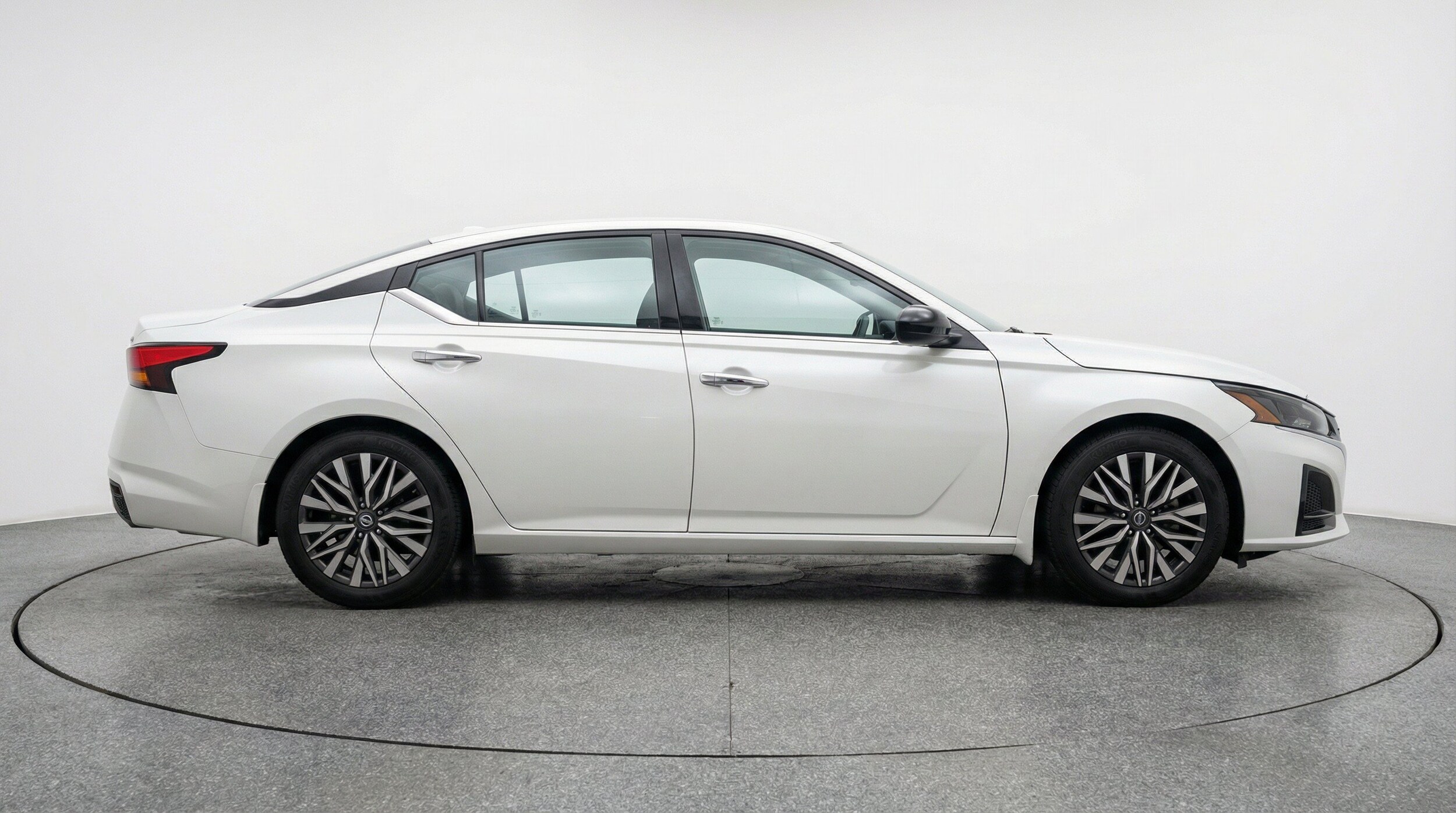 Thumbnail: 2025 Nissan Altima - 10