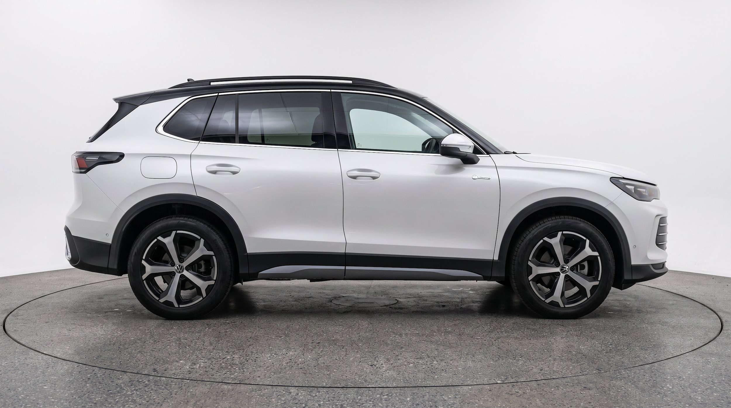 Thumbnail: 2026 Volkswagen Tiguan - 10