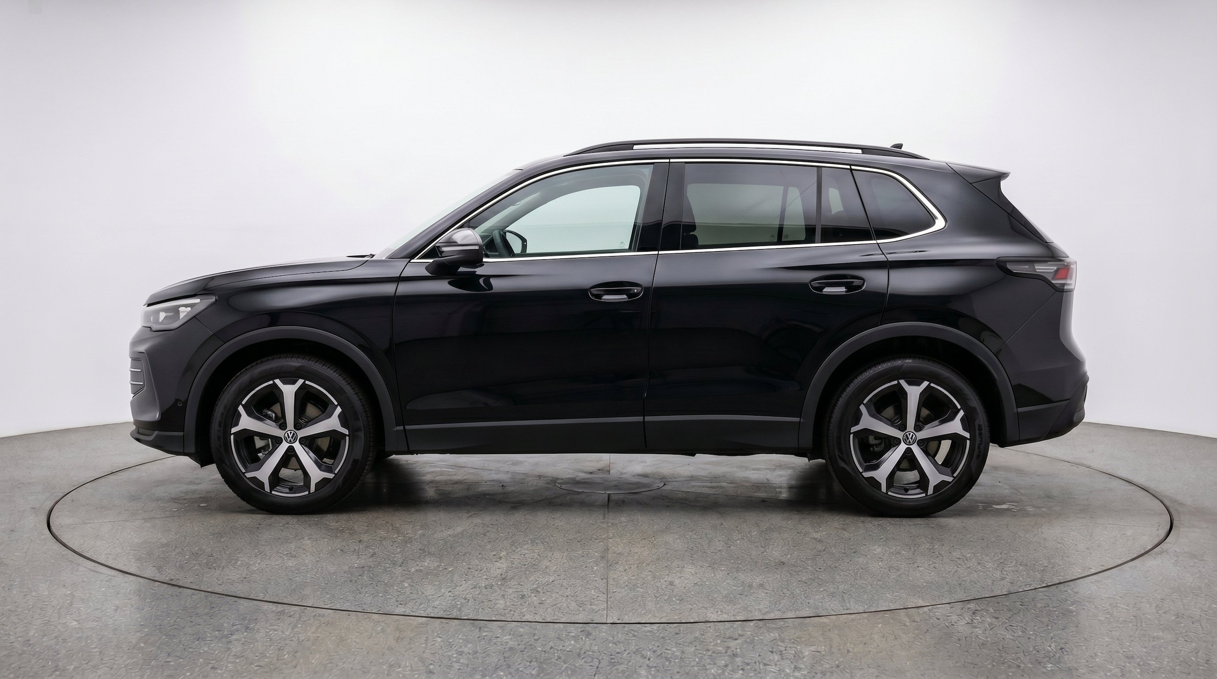 Thumbnail: 2026 Volkswagen Tiguan - 5