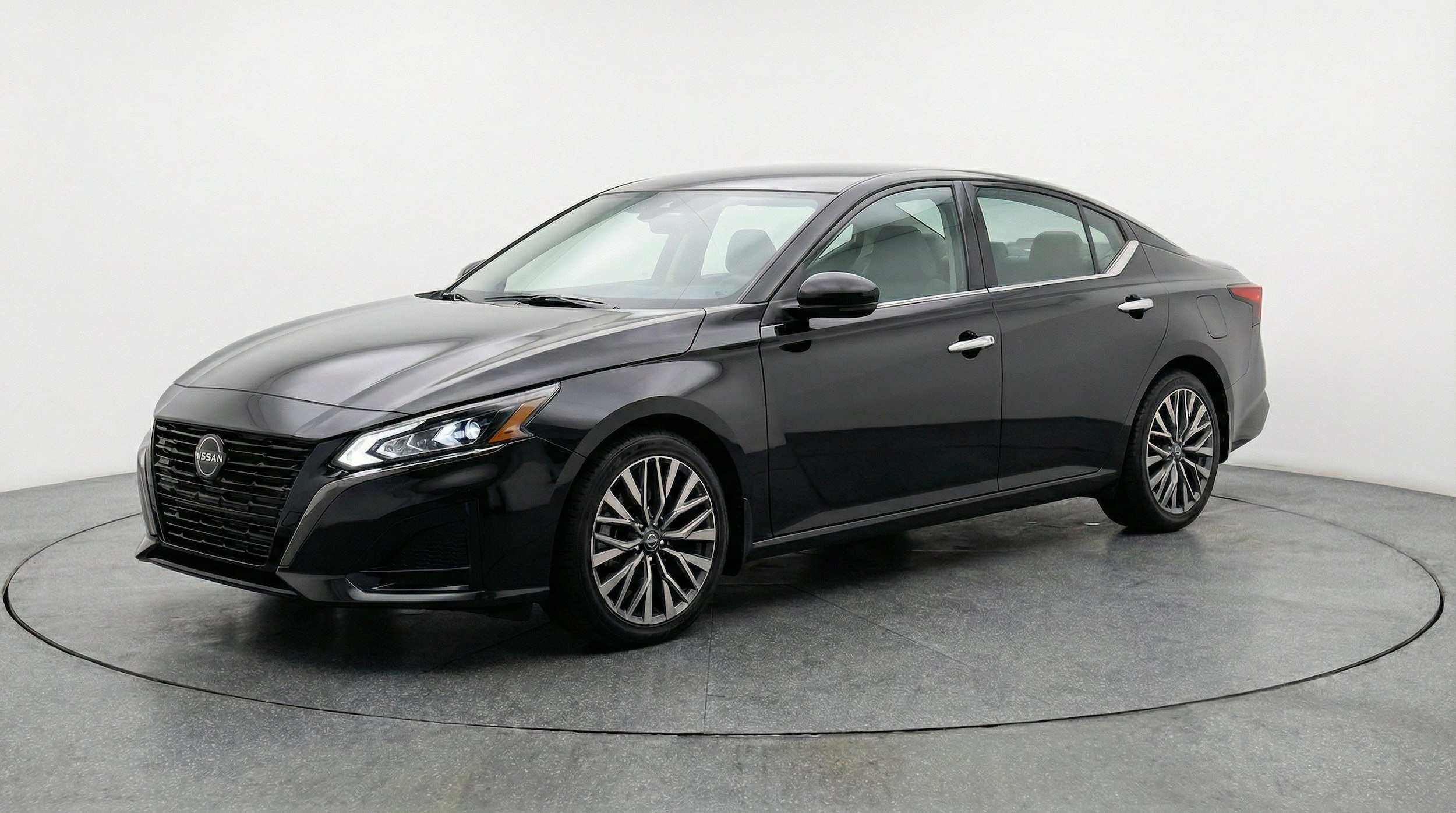 Thumbnail: 2025 Nissan Altima - 3