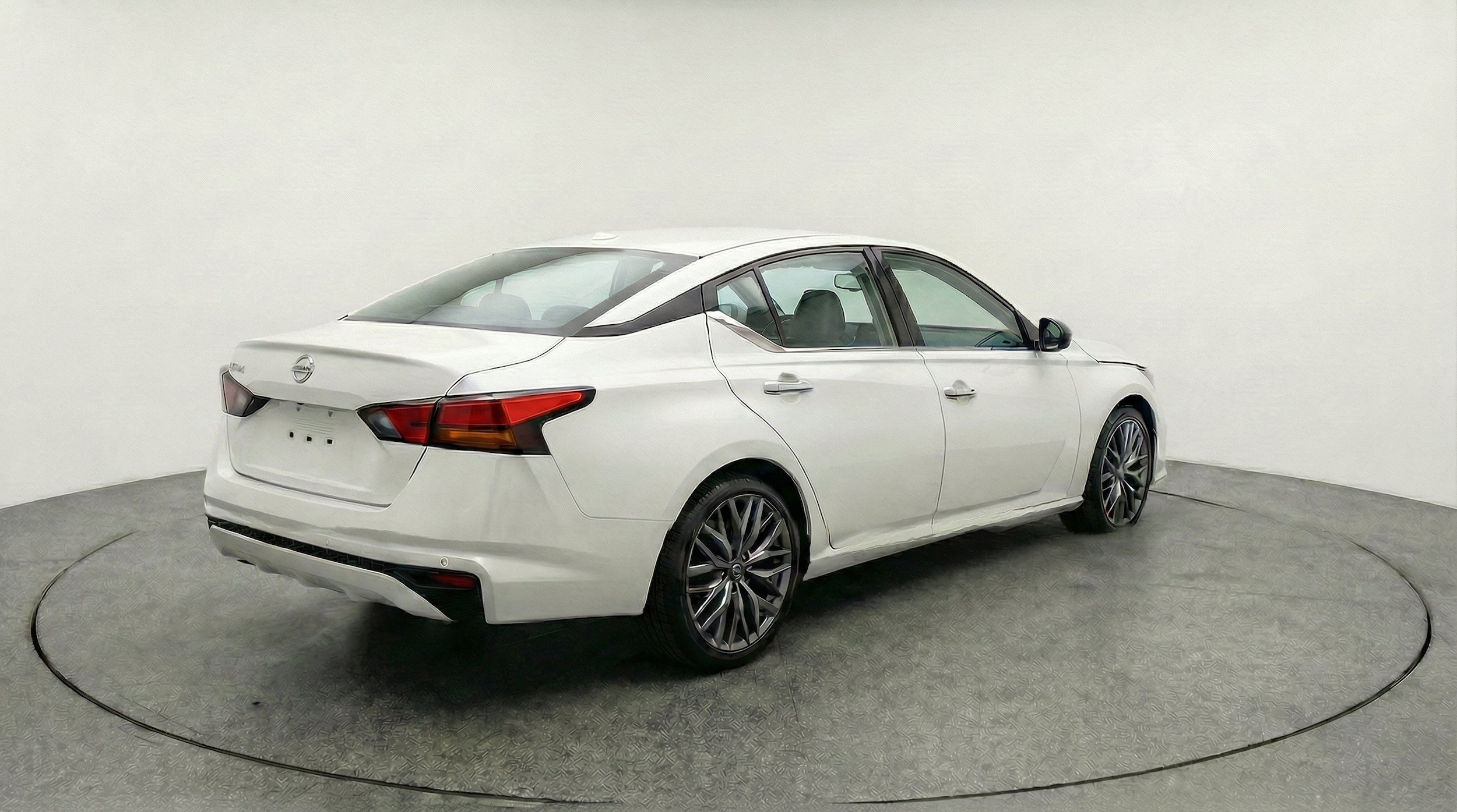 Thumbnail: 2025 Nissan Altima - 9