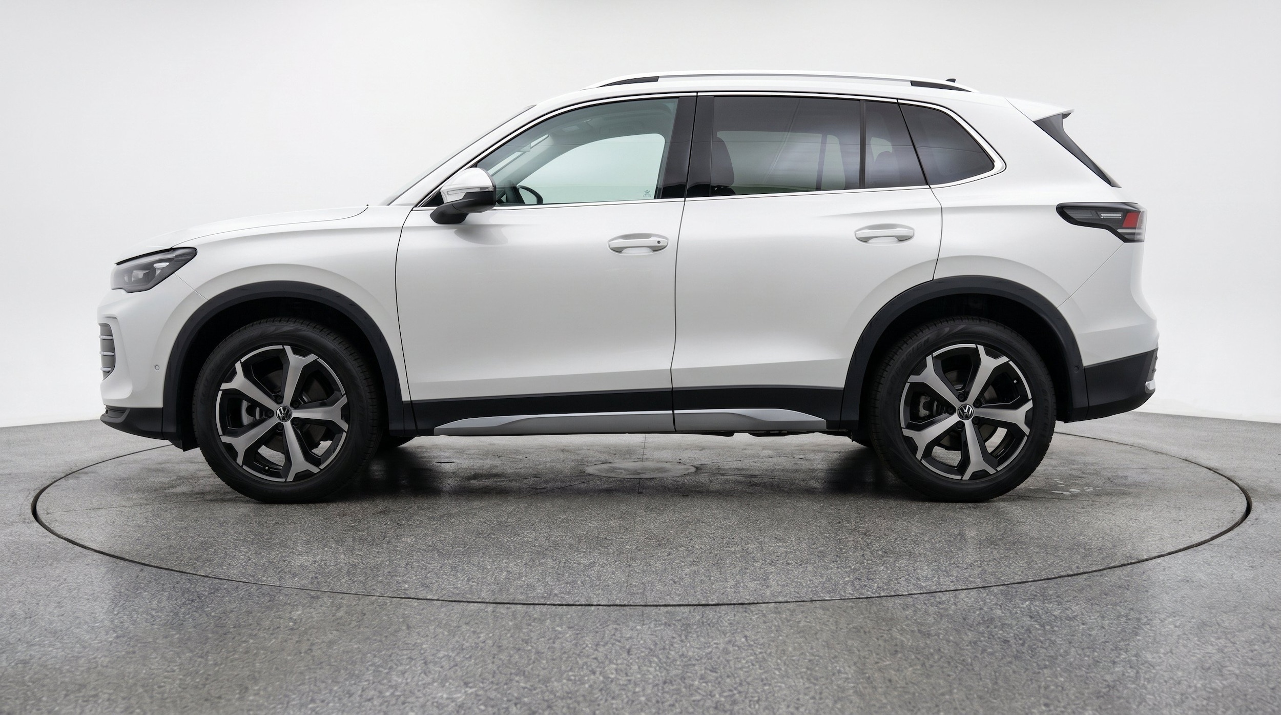 Thumbnail: 2026 Volkswagen Tiguan - 5