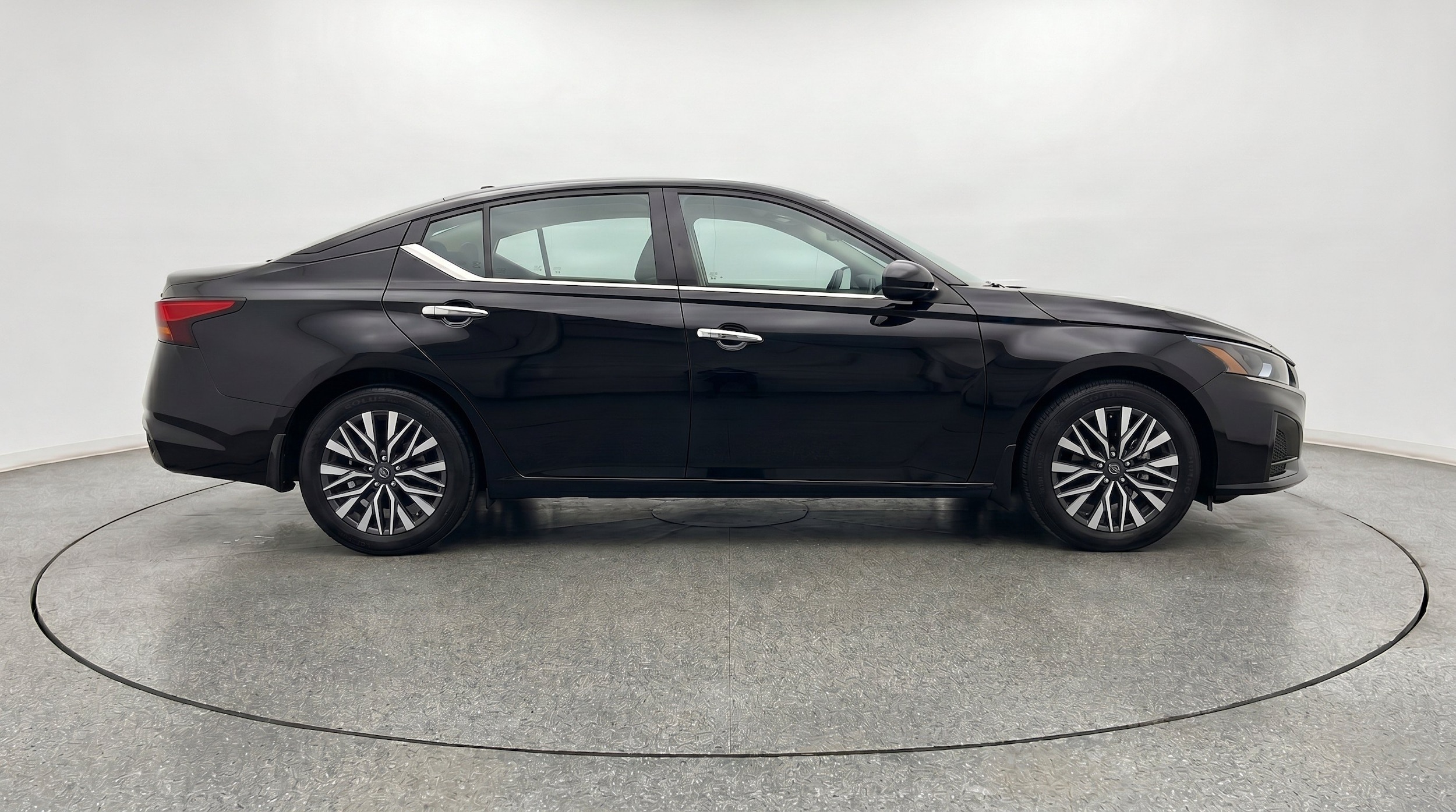 Thumbnail: 2025 Nissan Altima - 10