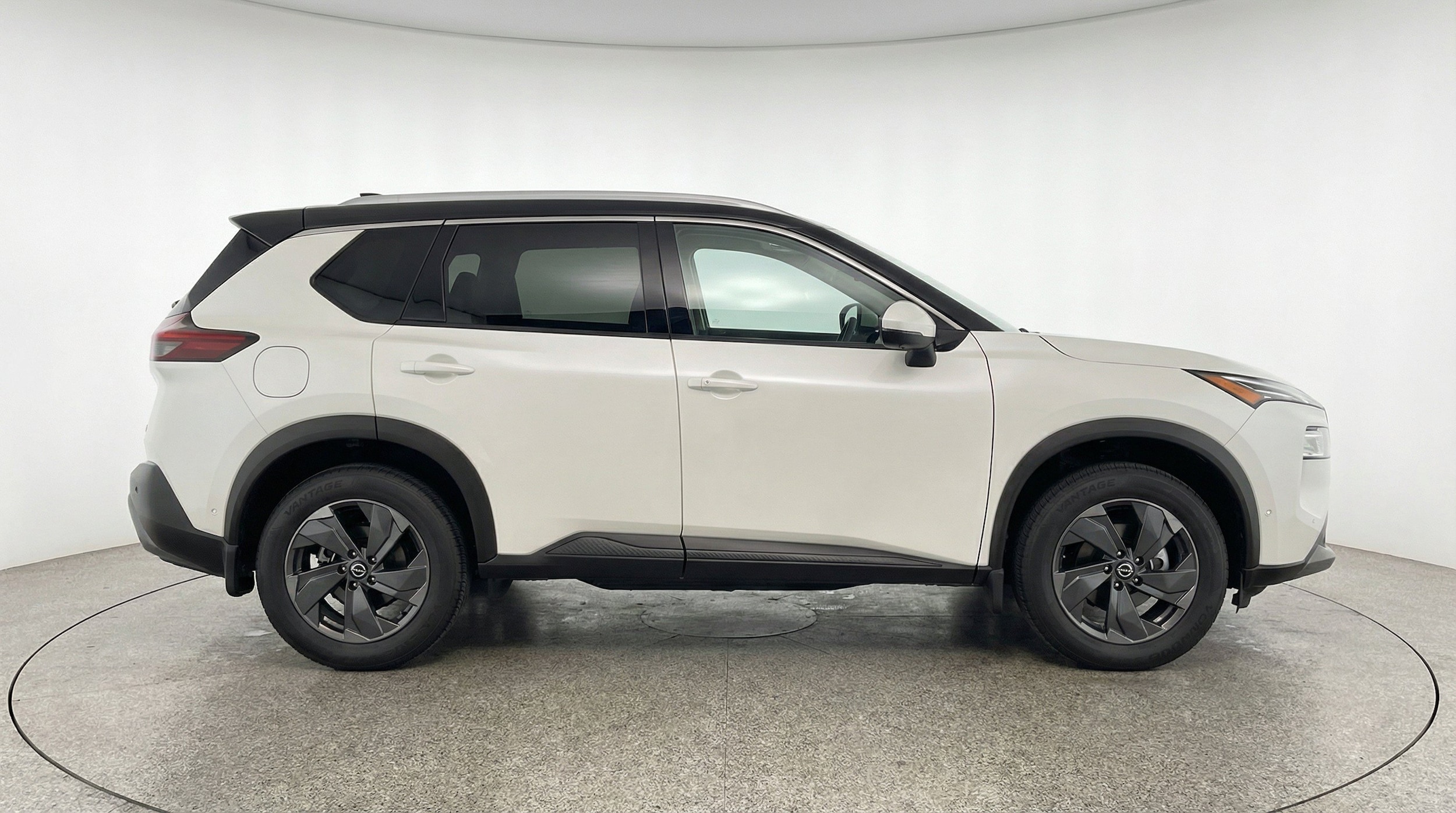 Thumbnail: 2025 Nissan Rogue - 10