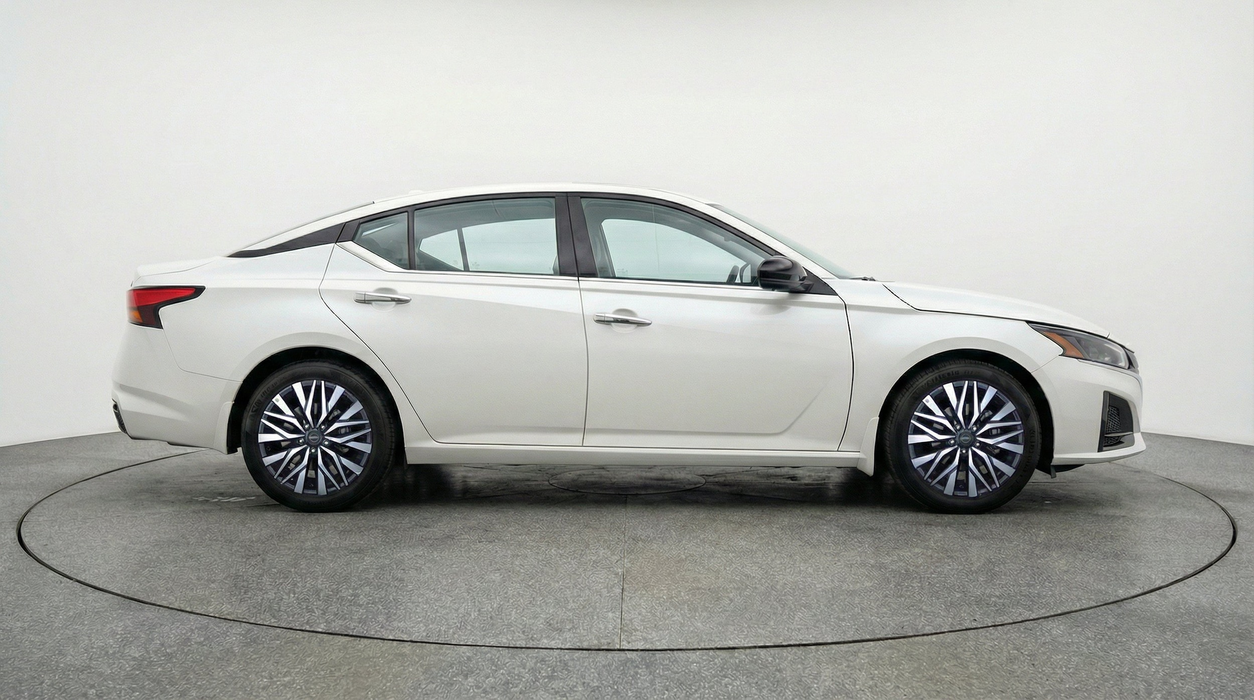 Thumbnail: 2025 Nissan Altima - 10