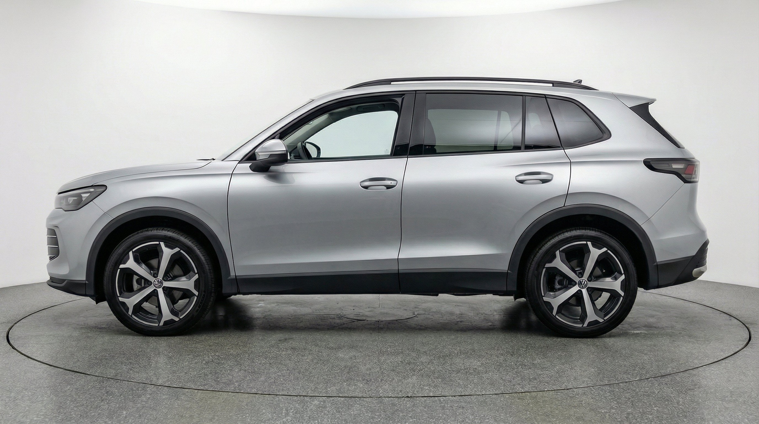 Thumbnail: 2026 Volkswagen Tiguan - 5