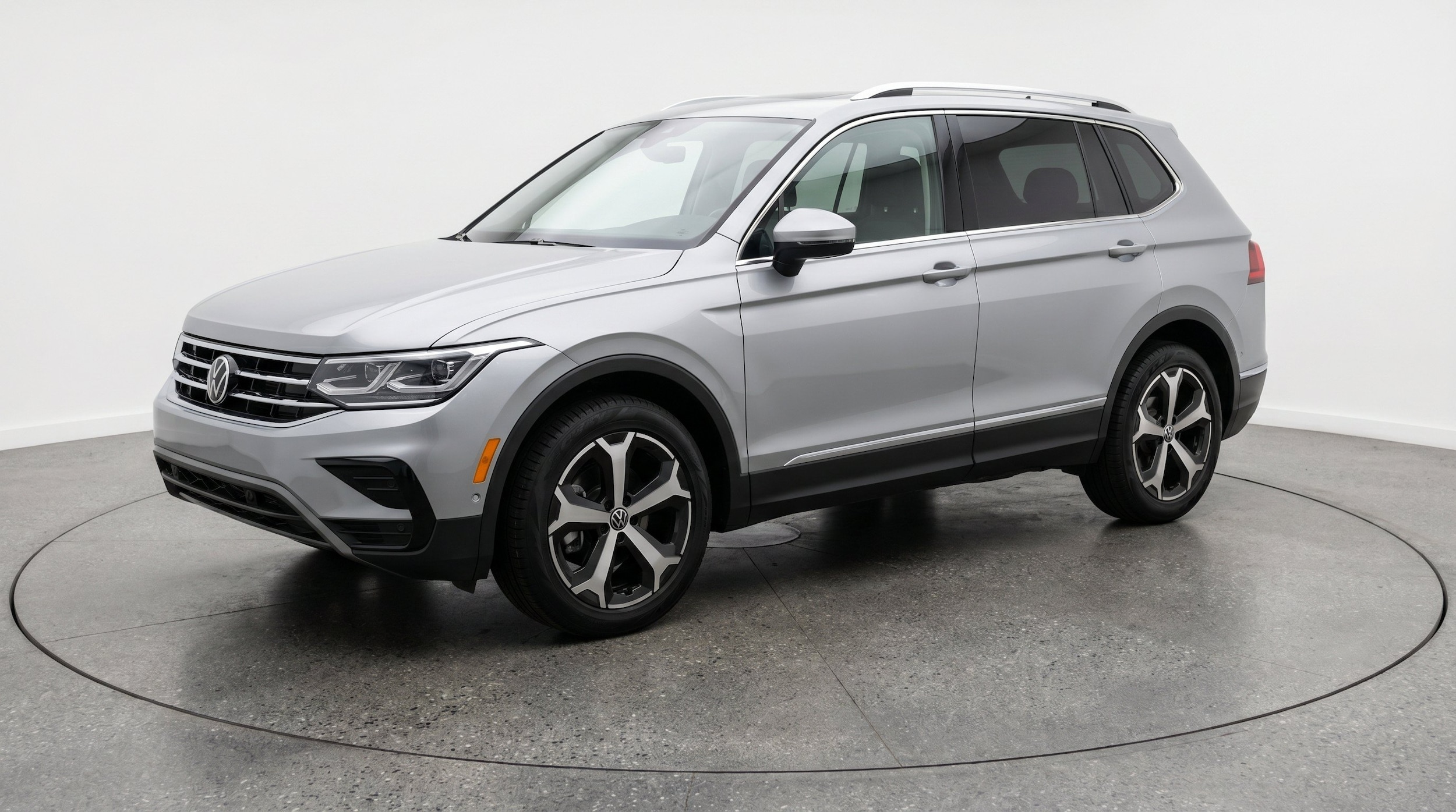 Thumbnail: 2026 Volkswagen Tiguan - 3