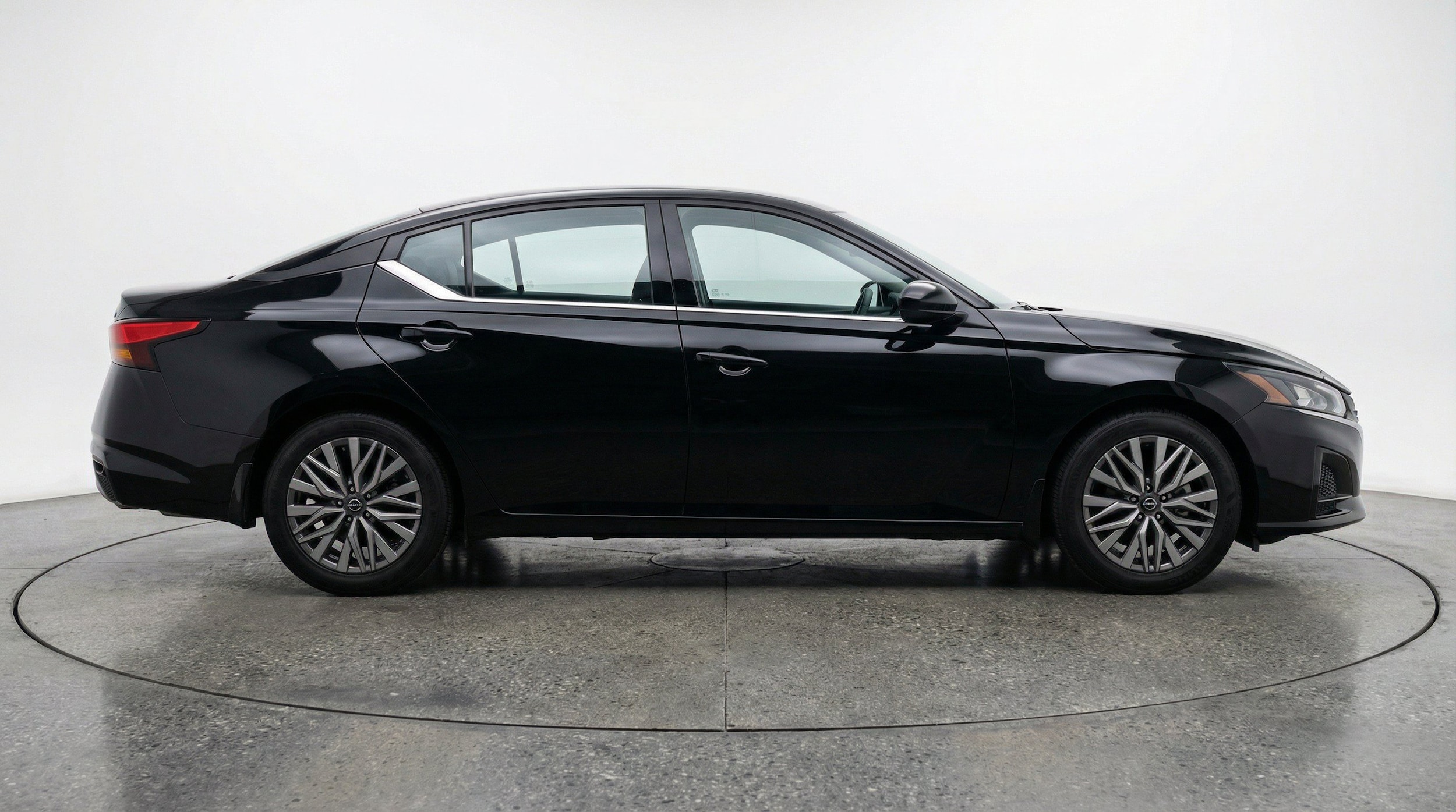 Thumbnail: 2025 Nissan Altima - 10