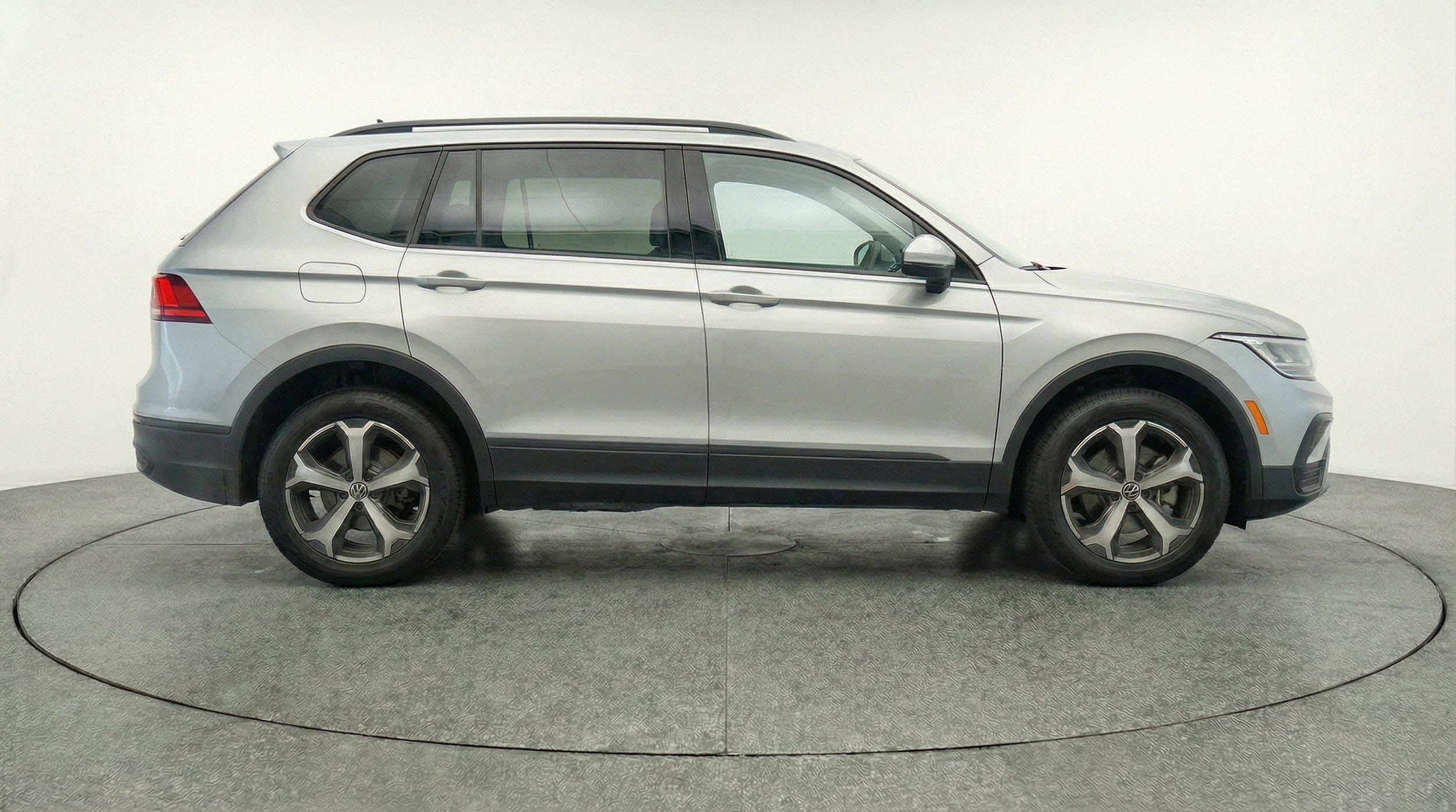 Thumbnail: 2026 Volkswagen Tiguan - 10