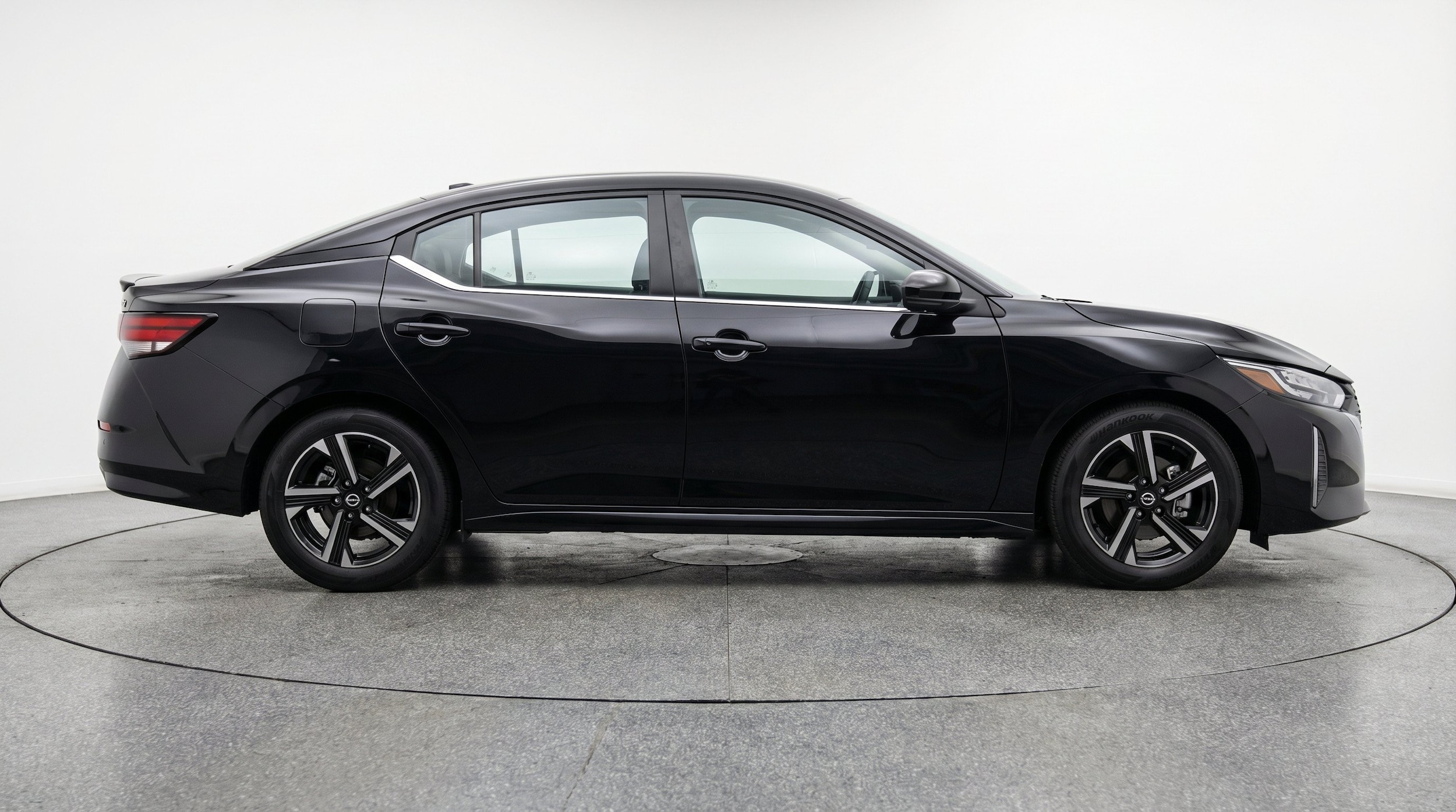 Thumbnail: 2025 Nissan Sentra - 10