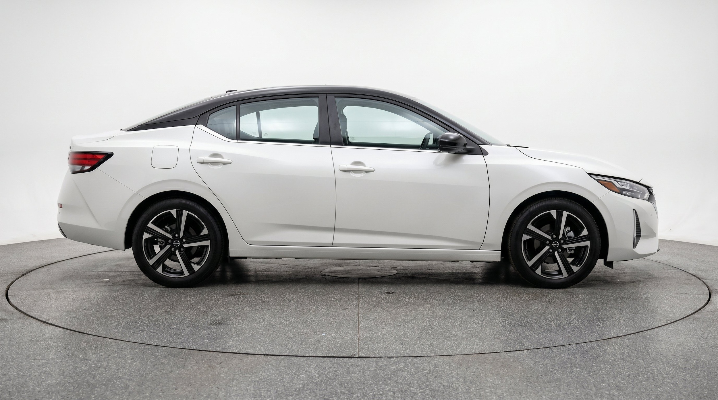 Thumbnail: 2025 Nissan Sentra - 10