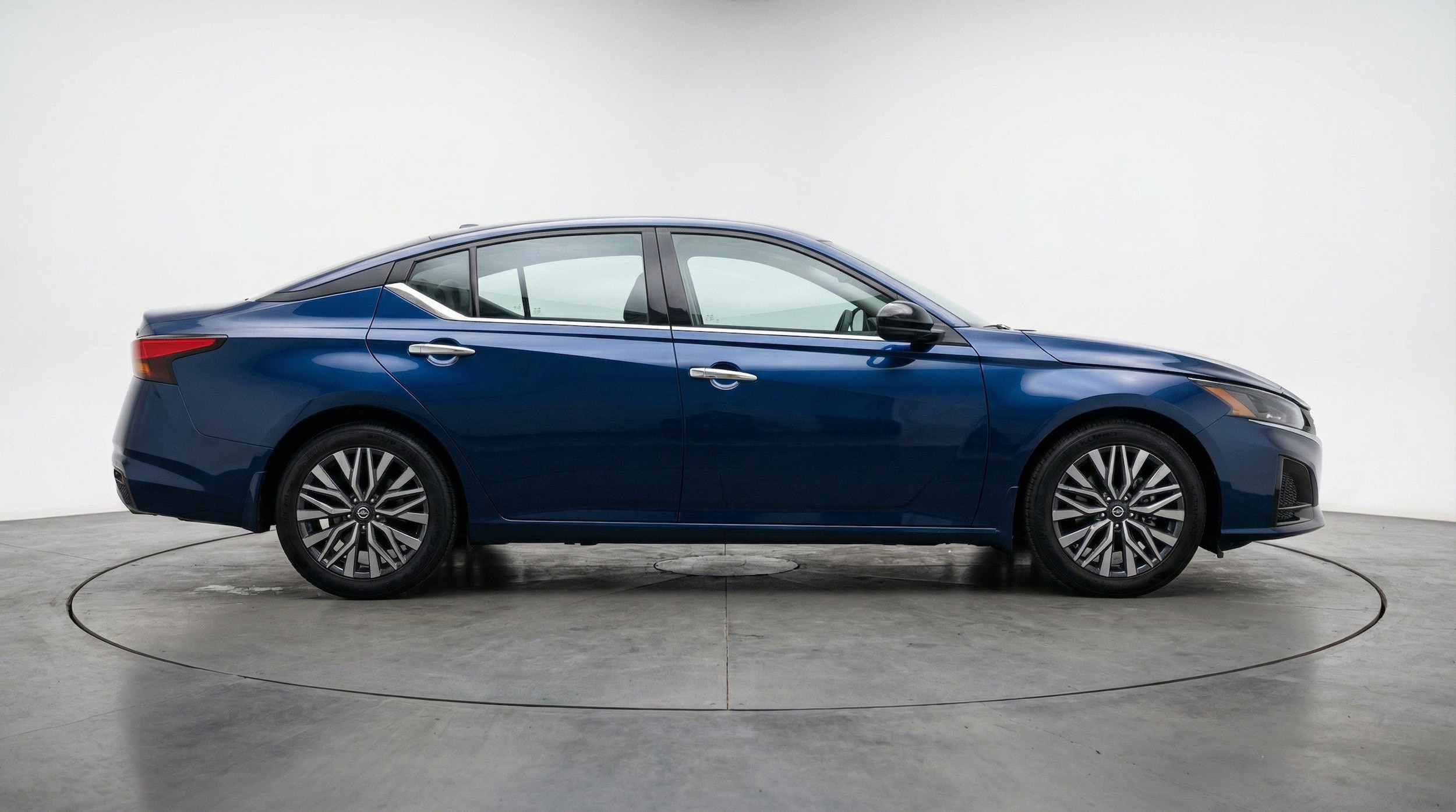 Thumbnail: 2025 Nissan Altima - 10