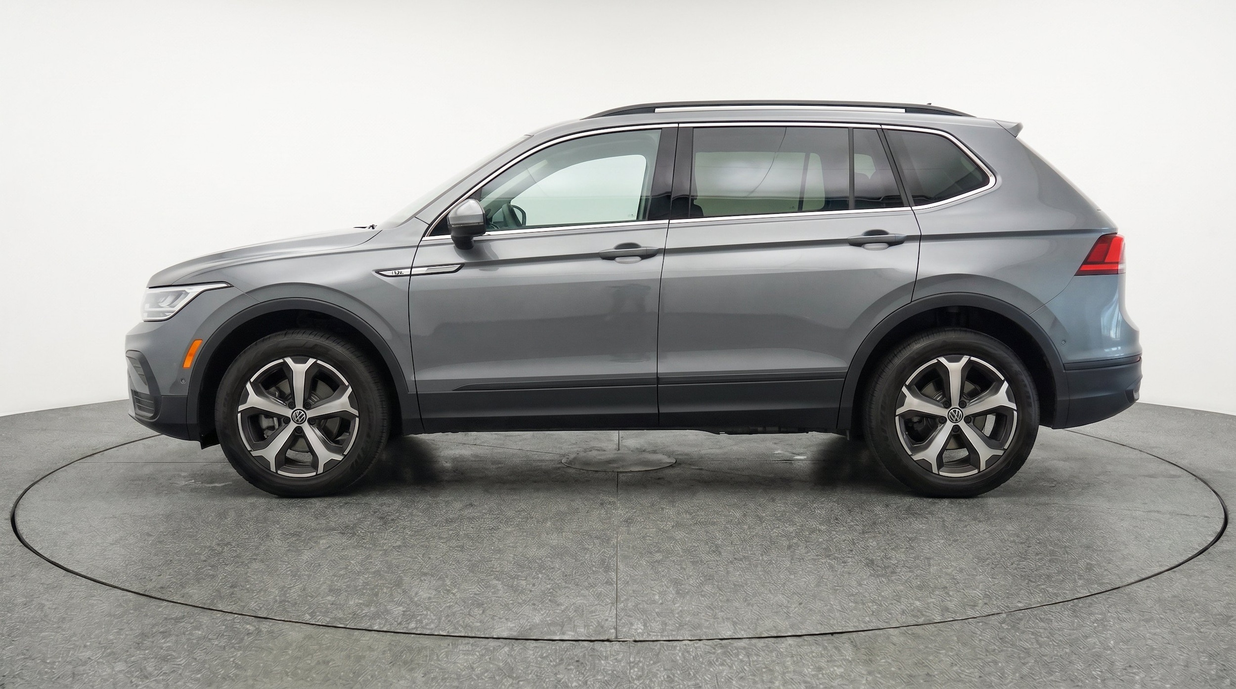 Thumbnail: 2026 Volkswagen Tiguan - 5